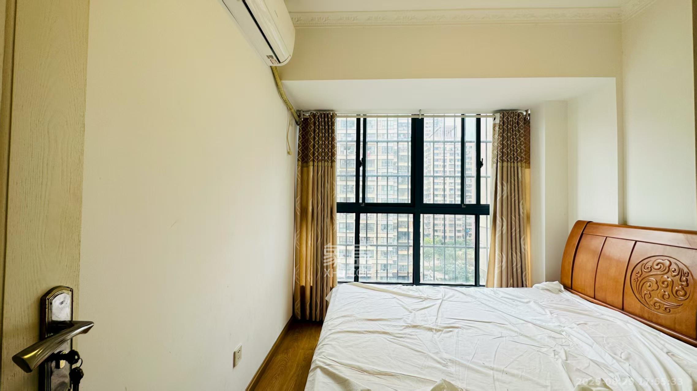 勤诚达新界 4室2厅1卫 2100.0元/月 勤诚达新界 4室2厅1卫 2100.0元/月室内图