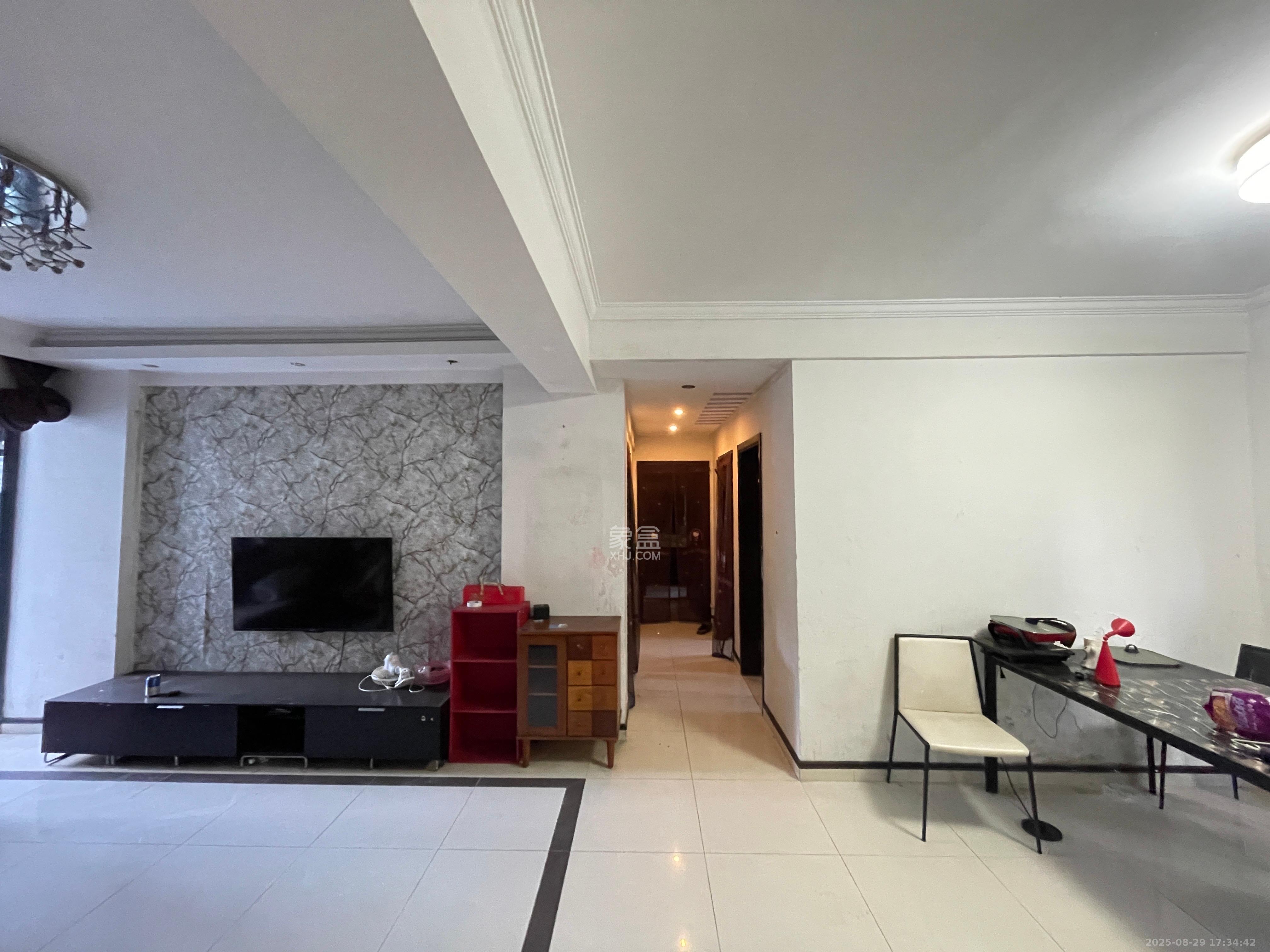 珠江花城二期扶水岸  3室2厅2卫    2500.0元/月 珠江花城二期扶水岸  3室2厅2卫    2500.0元/月室内图