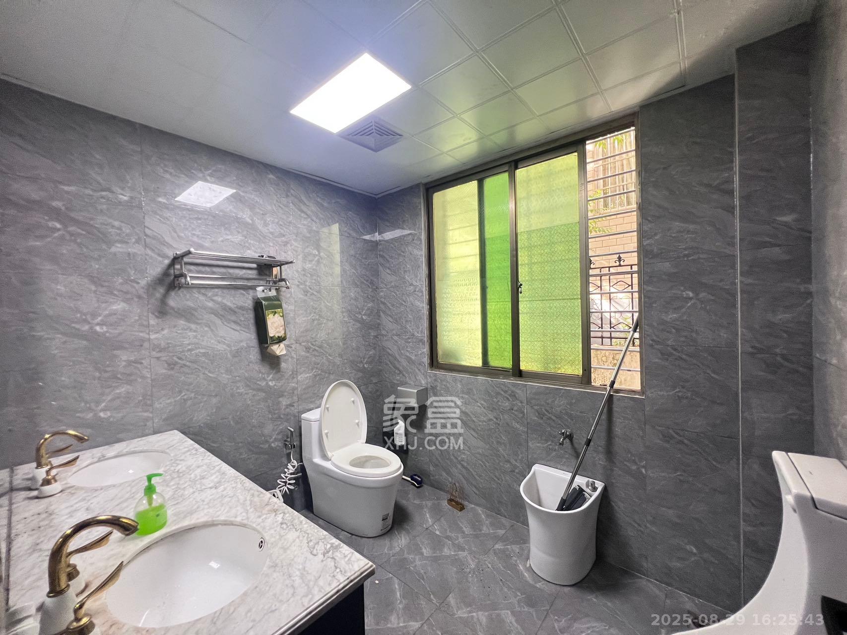 友谊社区（安置区、别墅区）  8室2厅3卫    16000.0元/月室内图