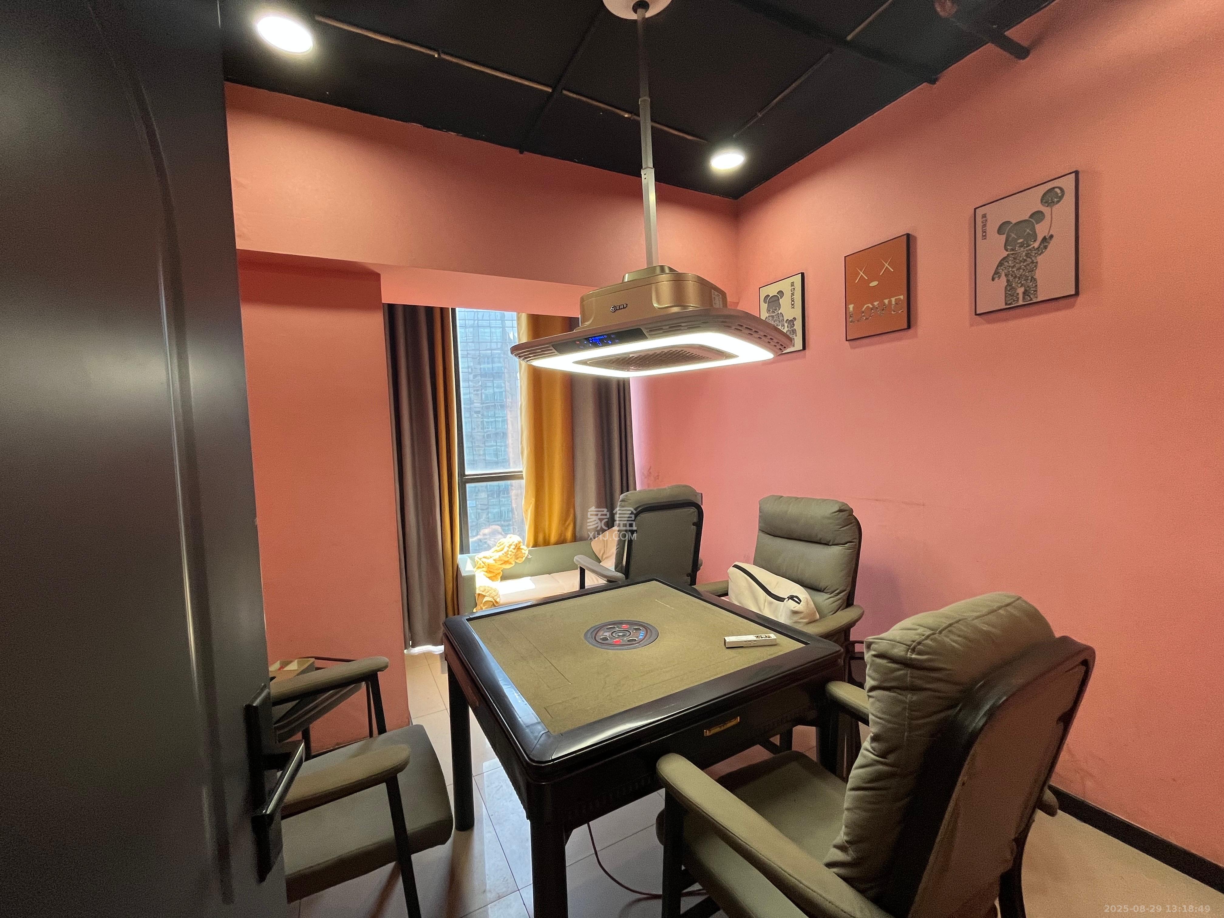 德思勤城市广场（宝格丽公寓）  6室1厅1卫    3500.0元/月室内图