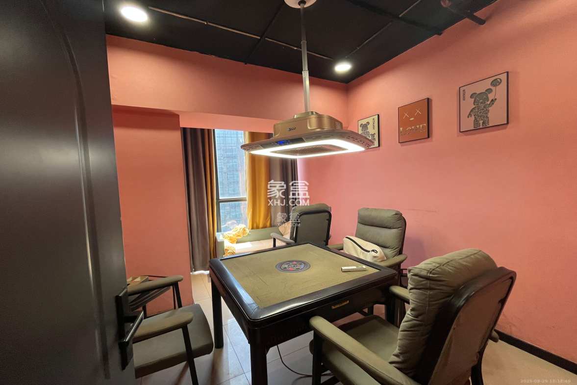 德思勤城市广场(宝格丽公寓) 6室1厅1卫 3500.0元/月 德思勤城市广场(宝格丽公寓) 6室1厅1卫 3500.0元/月室内图