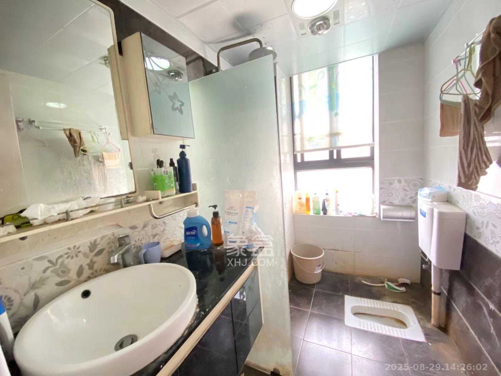 保利麓谷林语A区  3室2厅1卫    2100.0元/月室内图