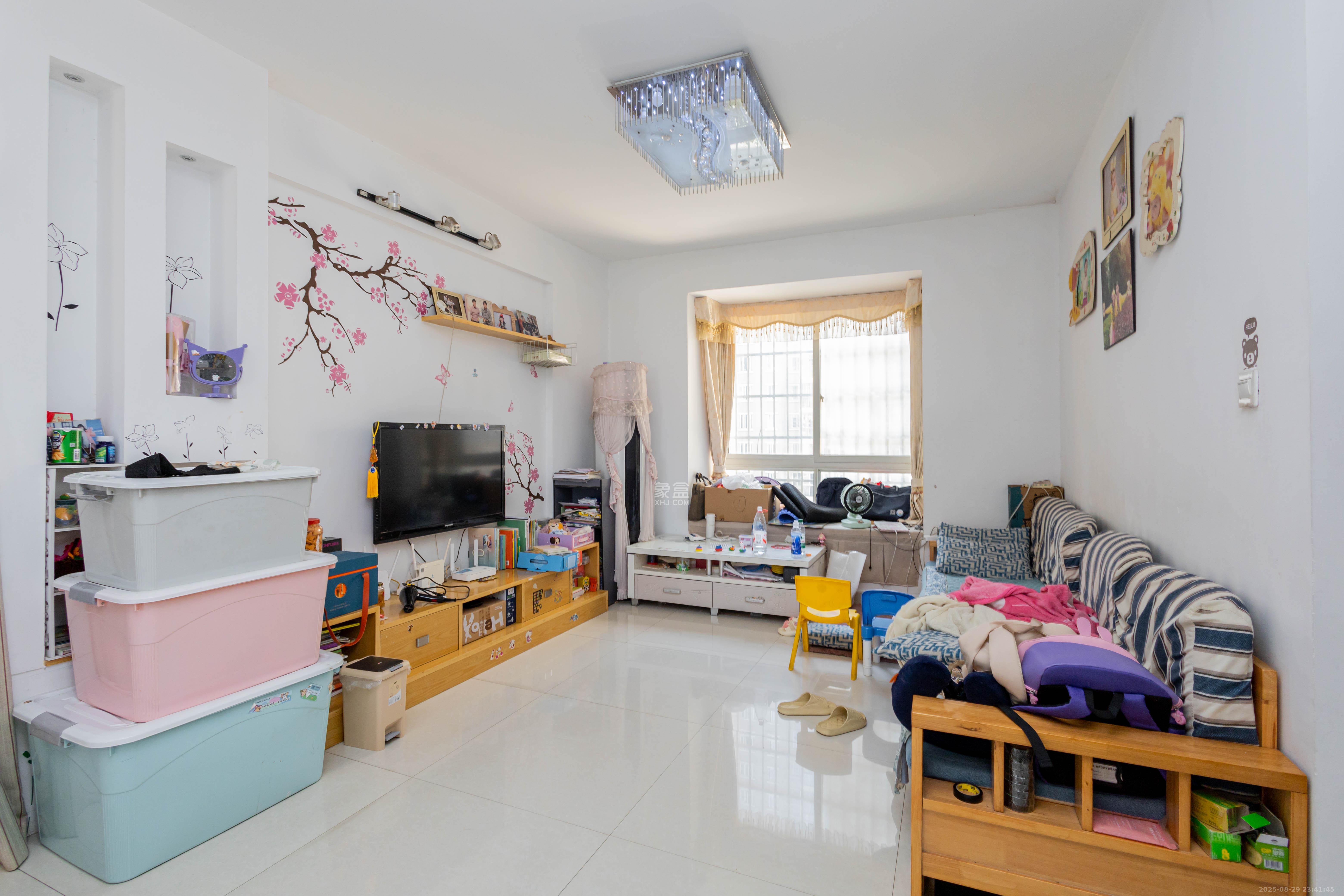 东业苹果社区 2室2厅1卫 42.8万 东业苹果社区 2室2厅1卫 42.8万客厅