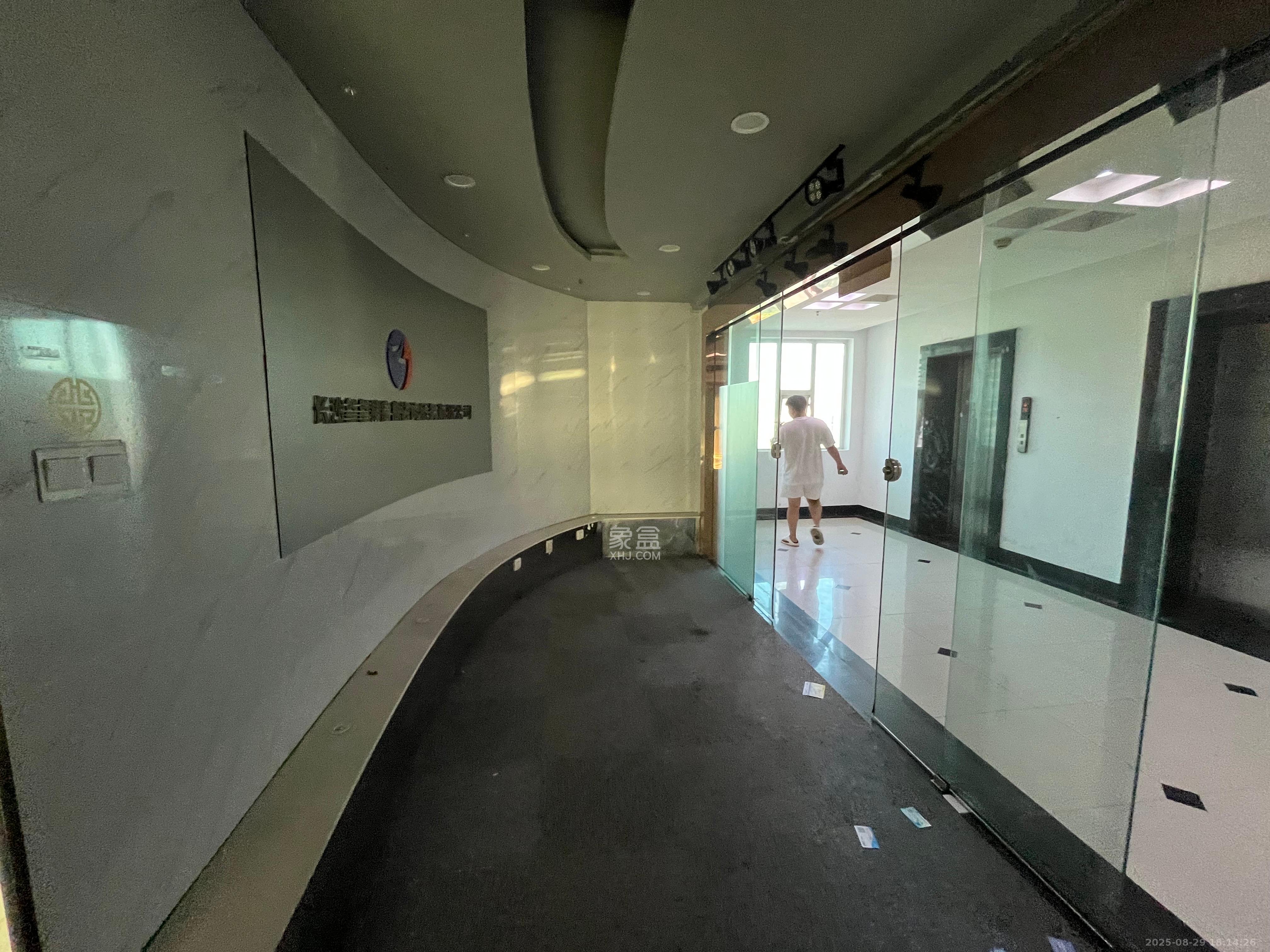 佳天国际新城  1室1厅1卫    10000.0元/月室内图