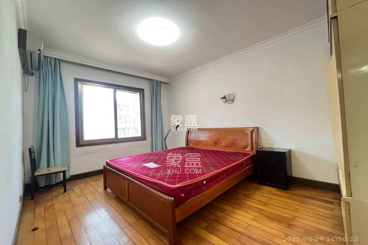 芙蓉区教育局学生校服服务部宿舍 2室2厅1卫 1500.0元/月 芙蓉区教育局学生校服服务部宿舍 2室2厅1卫 1500.0元/月室内图