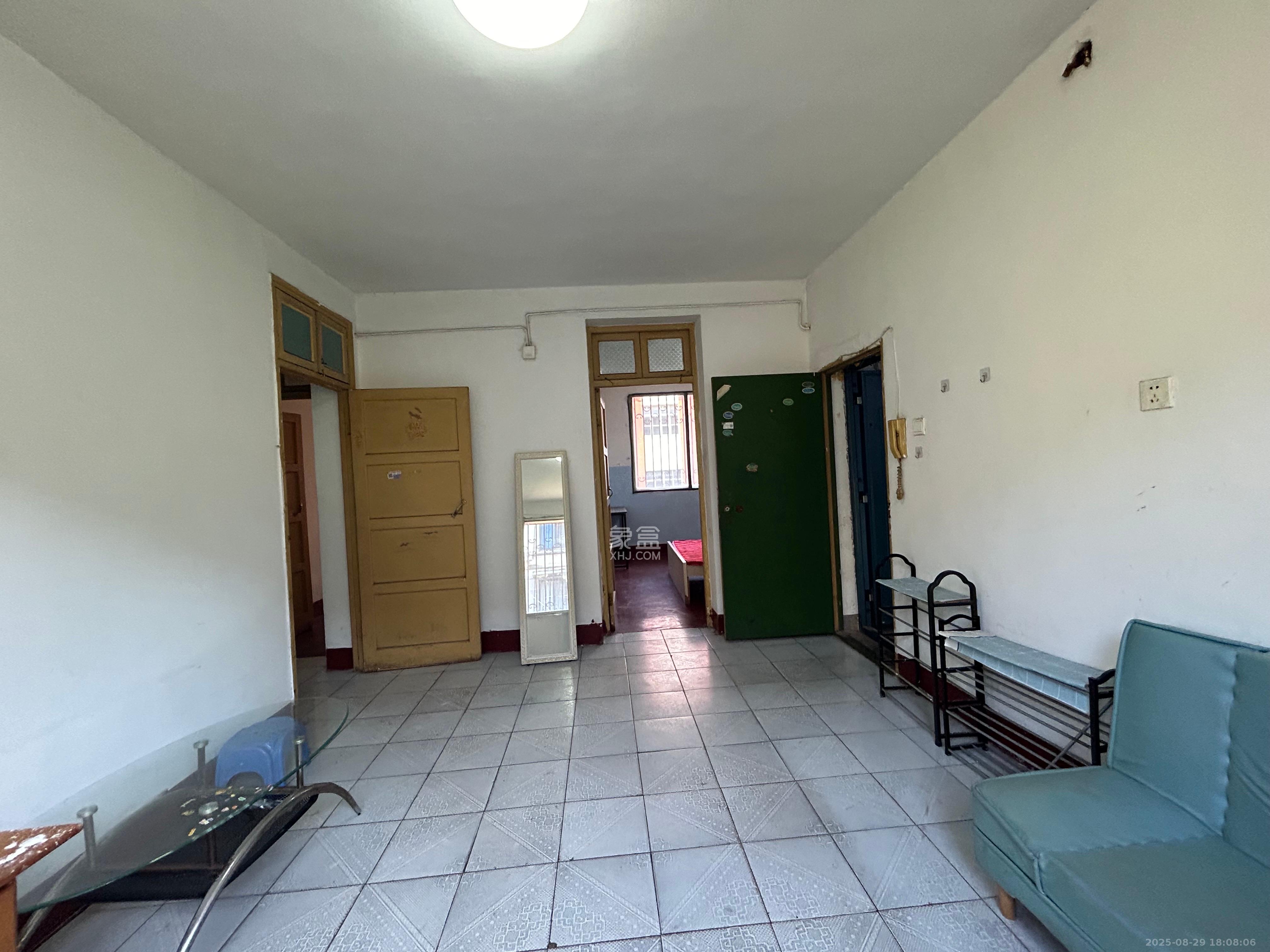 新兴小区(杨家山社区) 2室1厅1卫 1300.0元/月 新兴小区(杨家山社区) 2室1厅1卫 1300.0元/月室内图