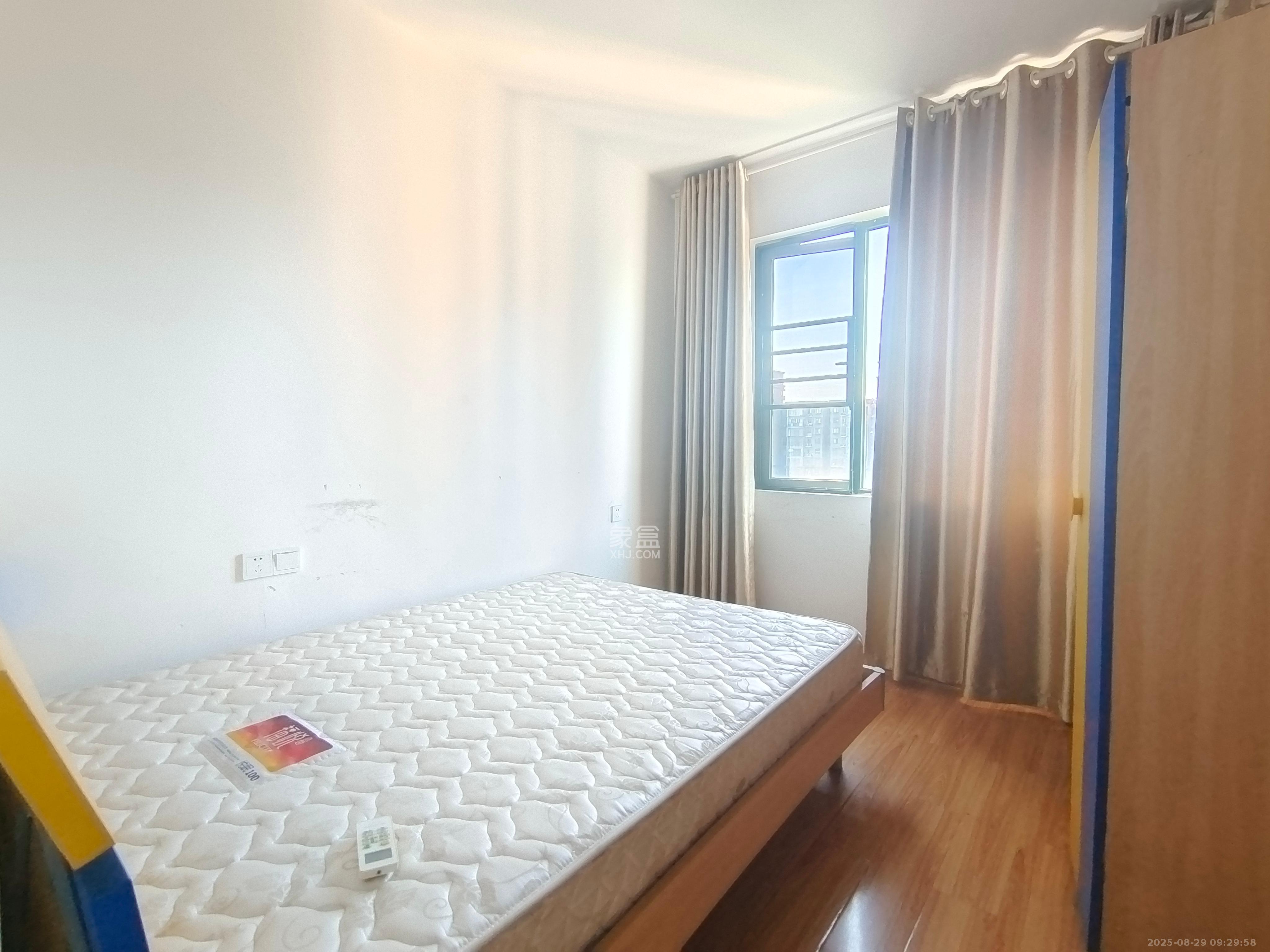 绿洲花园  2室2厅1卫    2400.0元/月室内图