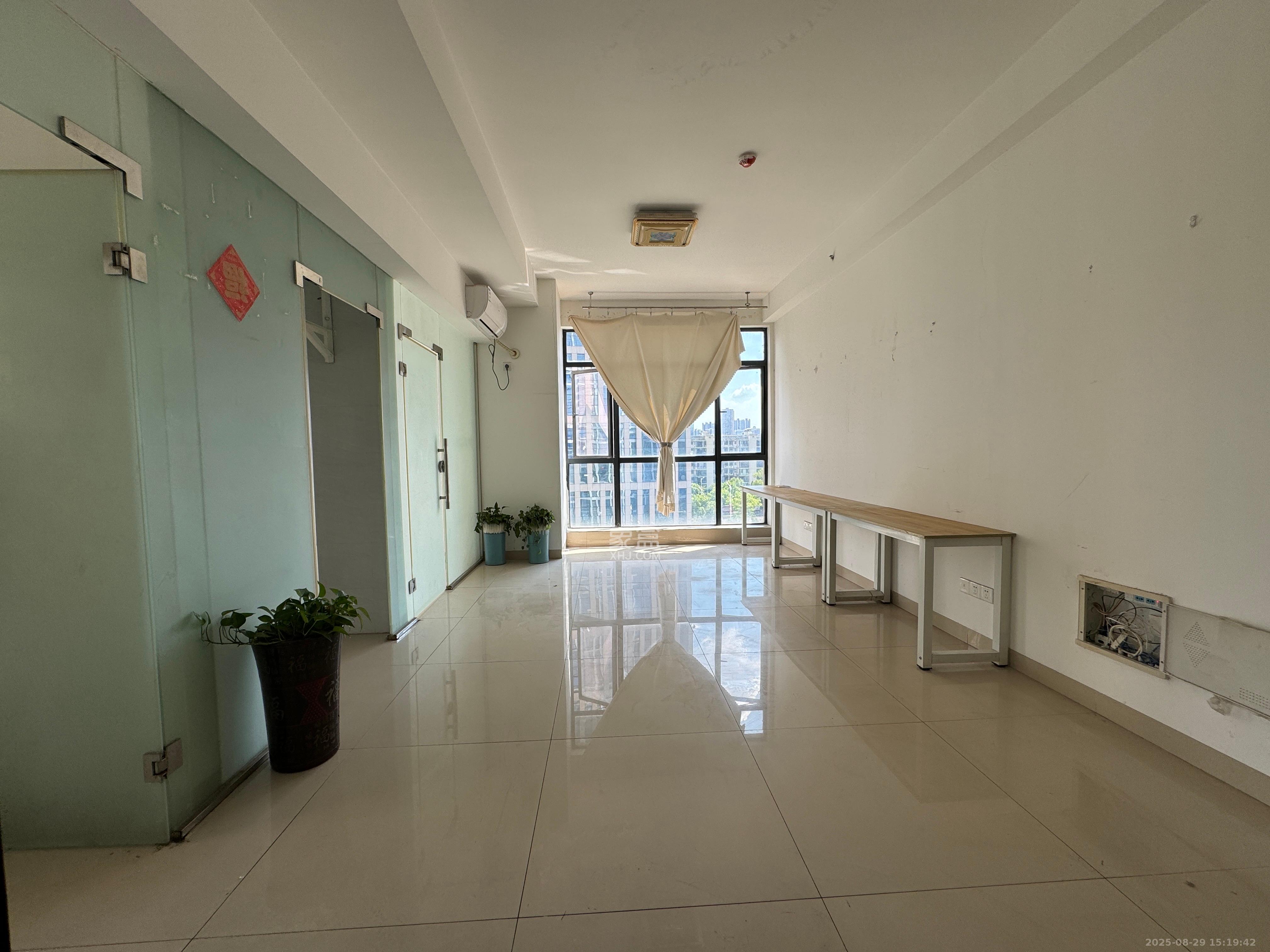 融科东南海  2室2厅1卫    1800.0元/月 融科东南海  2室2厅1卫    1800.0元/月室内图