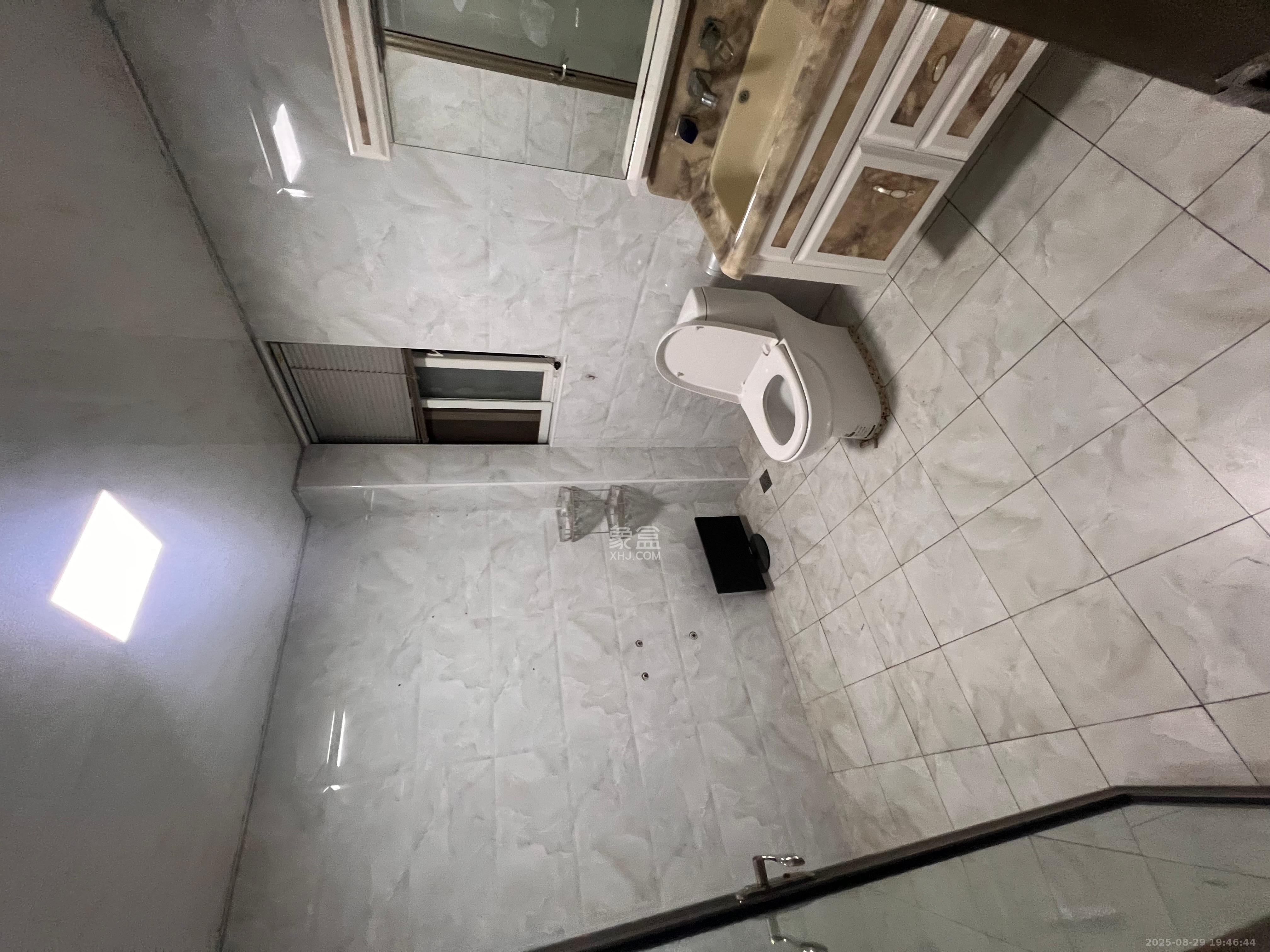博雅湘水湾  3室2厅2卫   2100.00元/月室内图