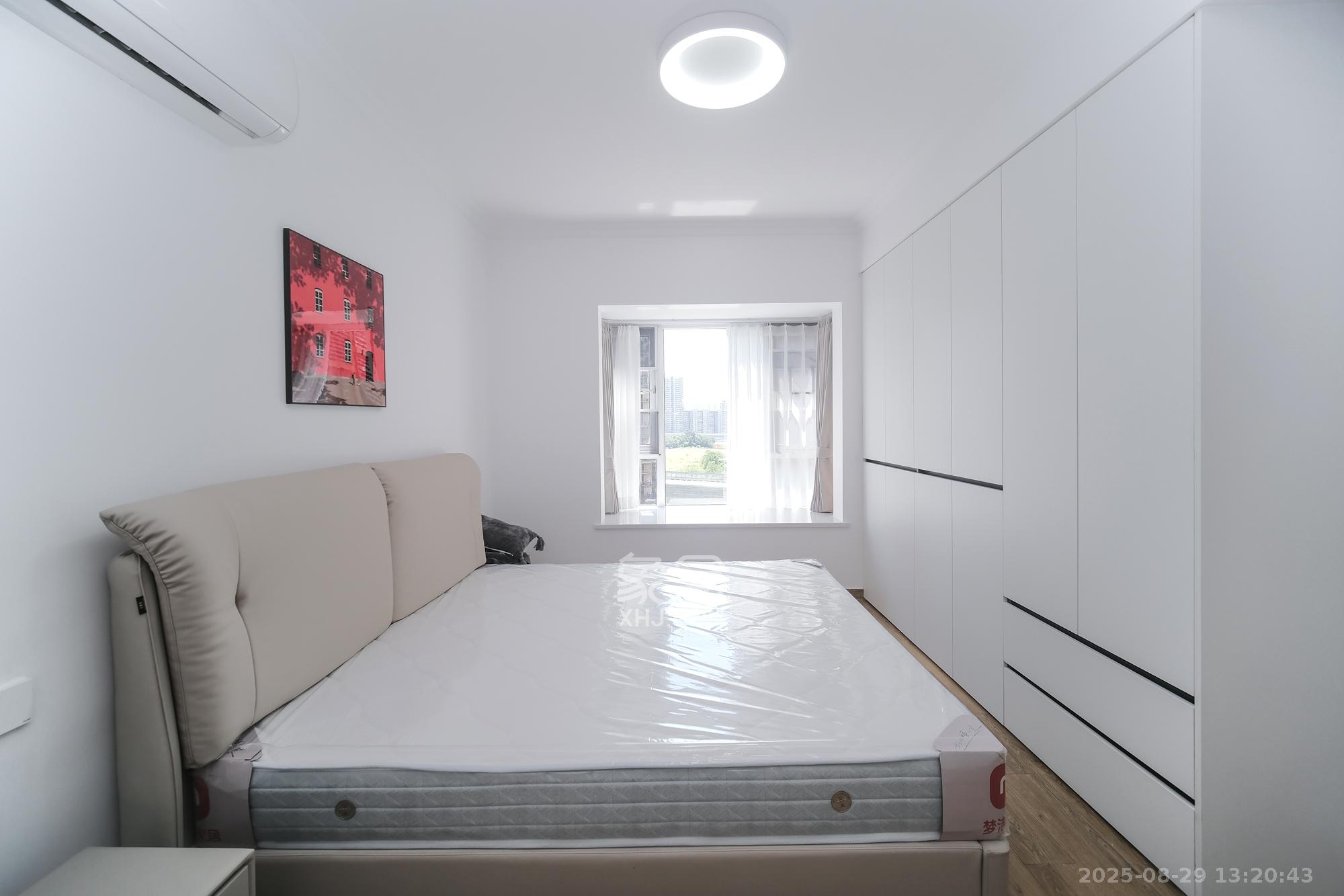 荣盛花语城 4室2厅2卫 98.8万 荣盛花语城 4室2厅2卫 98.8万卧室