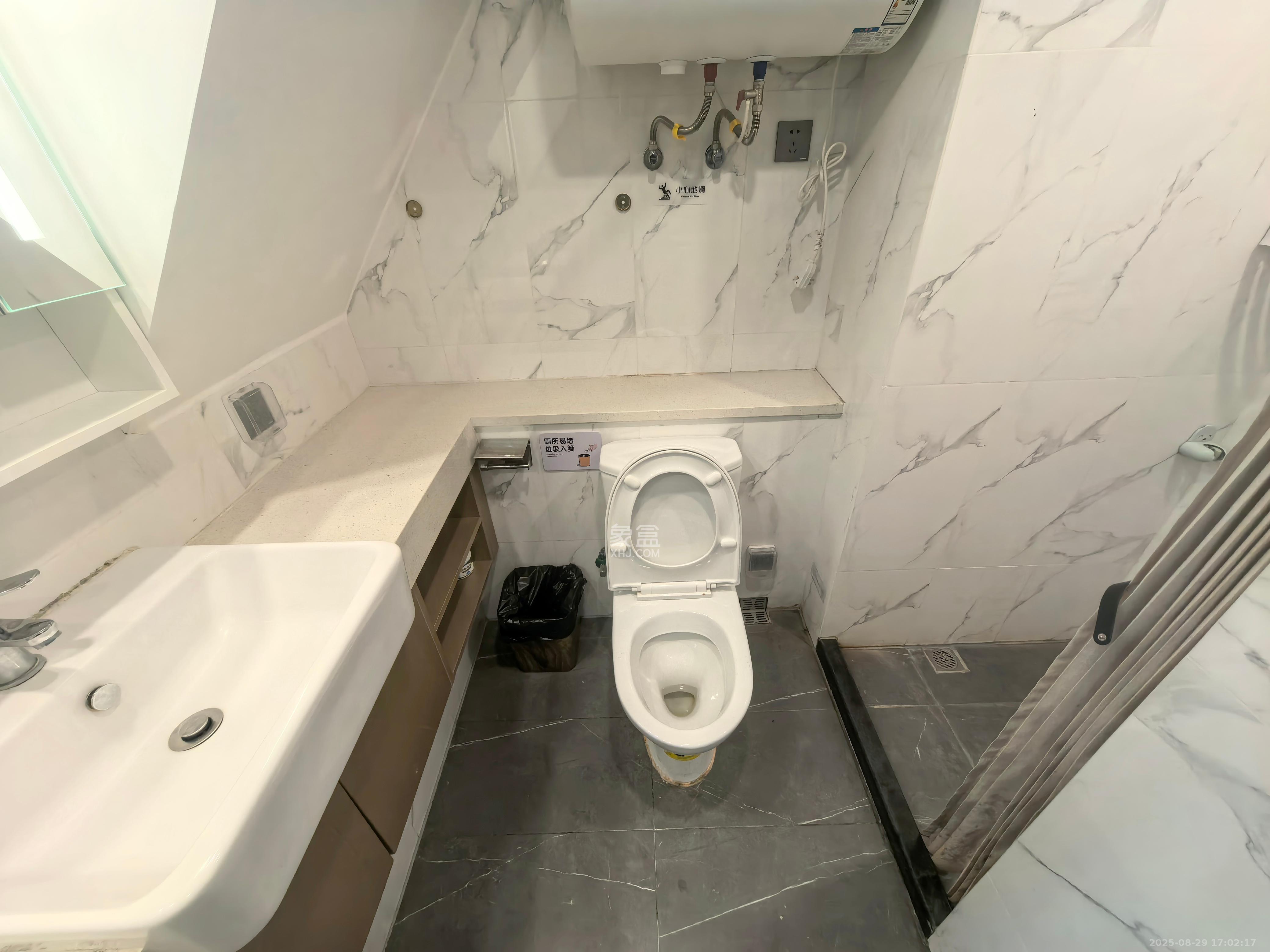 达美寰宇中心 2室1厅1卫 2500.0元/月 达美寰宇中心 2室1厅1卫 2500.0元/月室内图