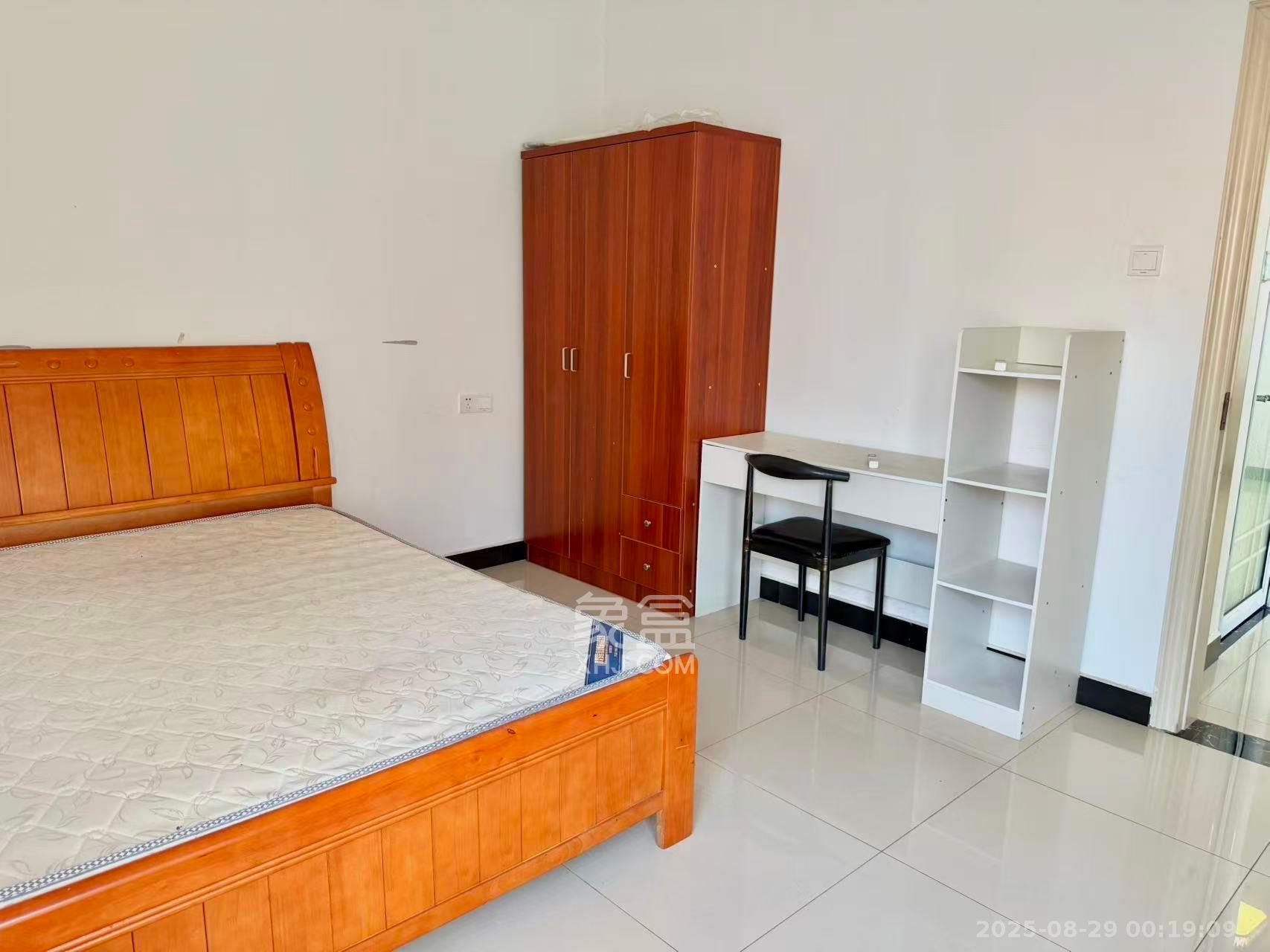 恒广国际景园一二区 2室2厅2卫 1800.0元/月 恒广国际景园一二区 2室2厅2卫 1800.0元/月室内图