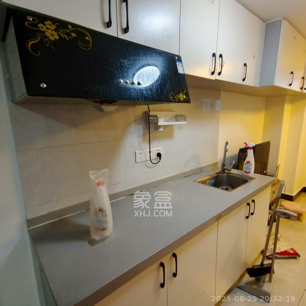 天麓轻奢国际  1室1厅1卫    1600.0元/月室内图