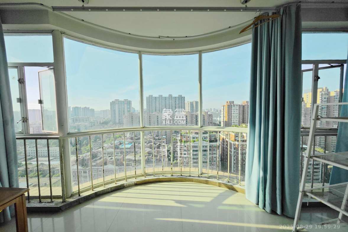 名都花园  4室2厅2卫    110.0万 名都花园  4室2厅2卫    110.0万阳台