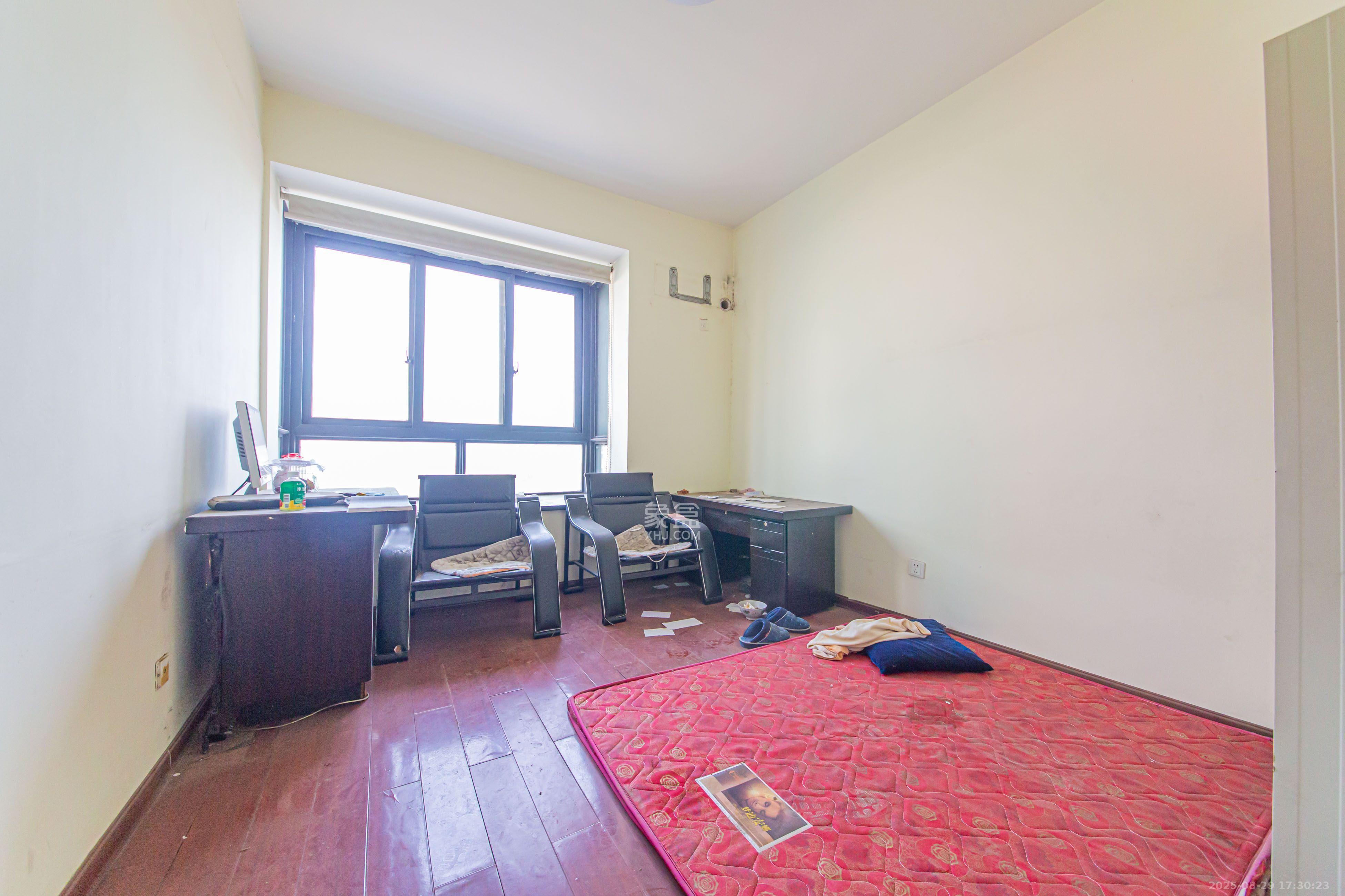 上庭苑  3室2厅2卫    1800.0元/月室内图