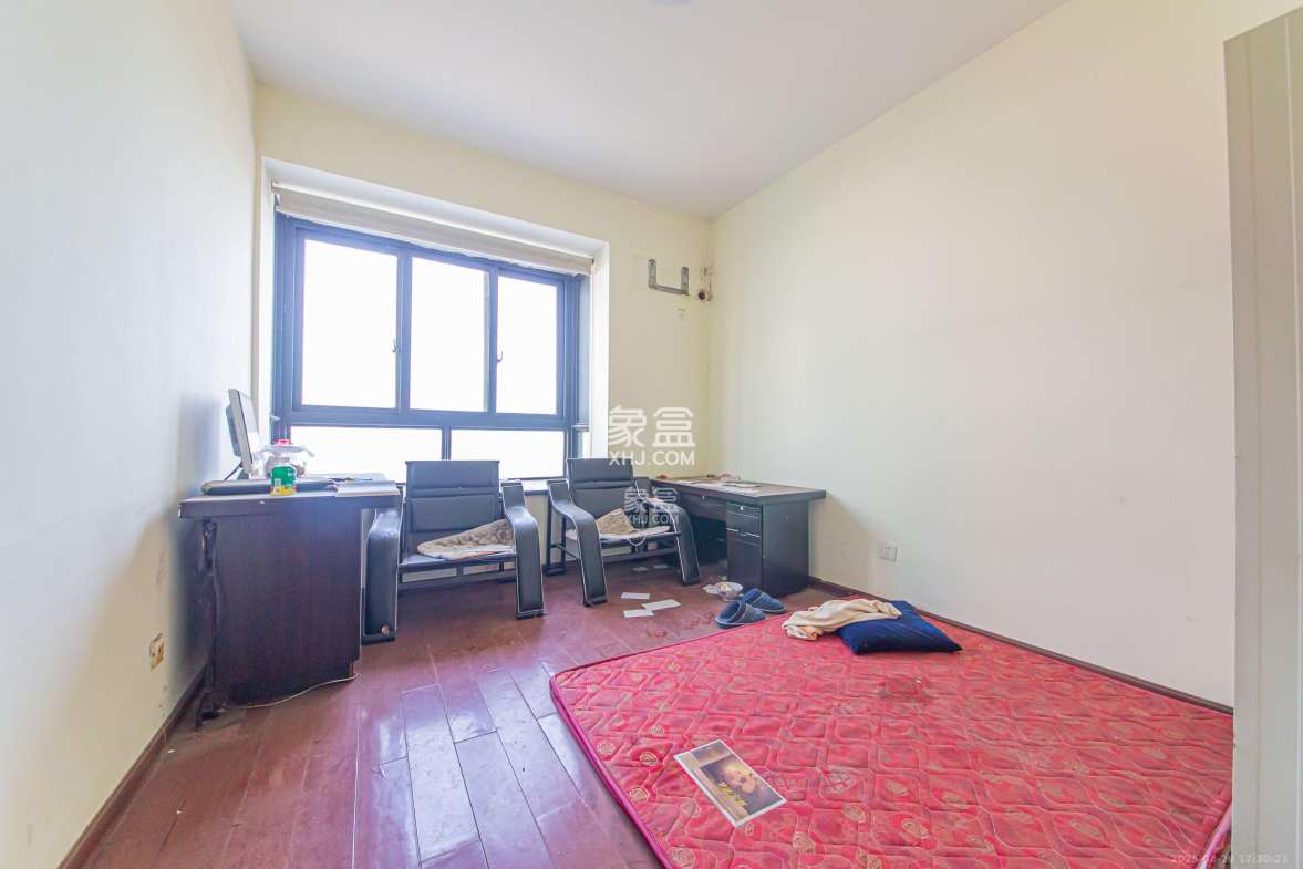 上庭苑 3室2厅2卫 1800.0元/月 上庭苑 3室2厅2卫 1800.0元/月室内图