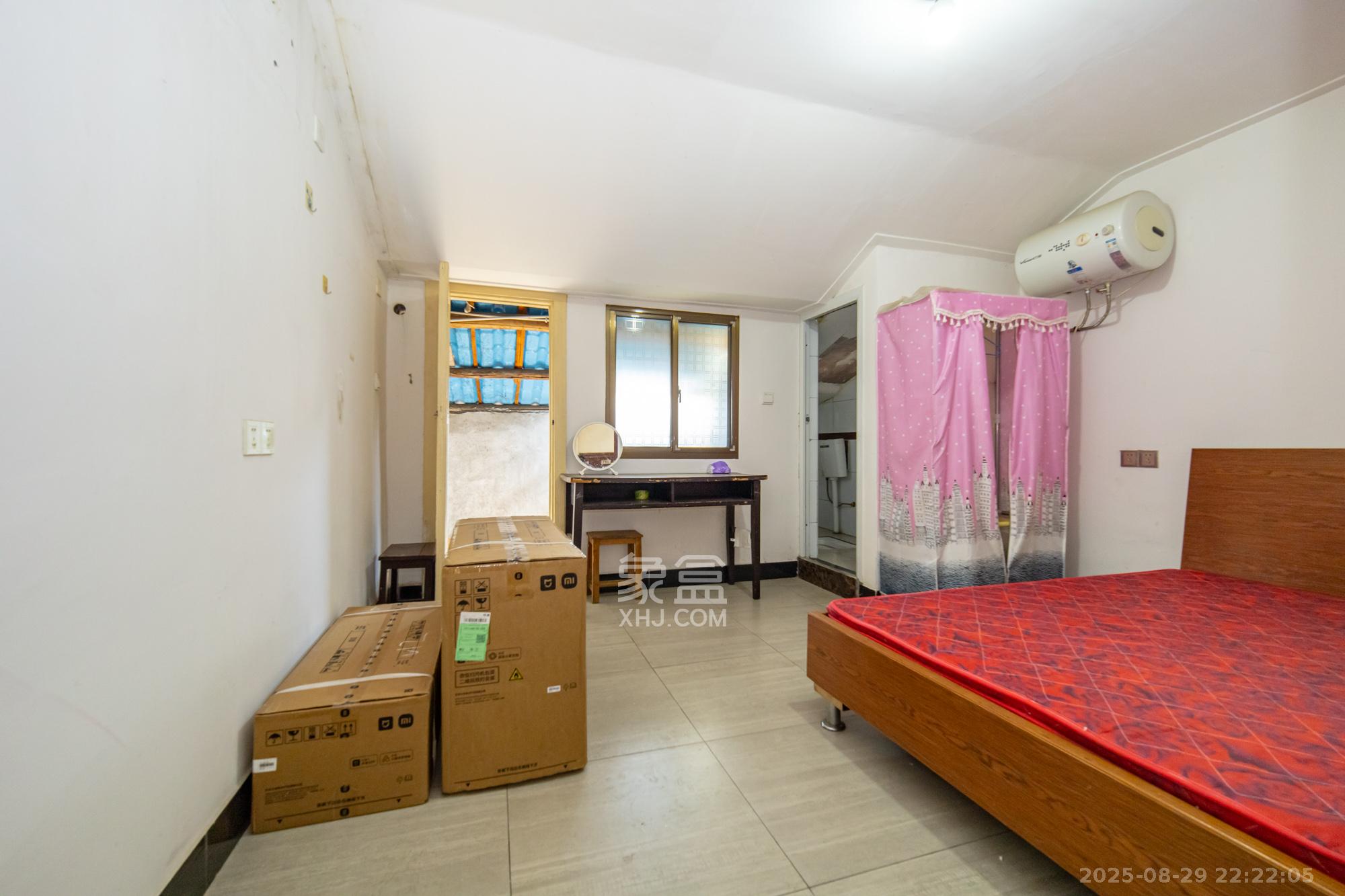 星沙二区  10室4厅4卫    176.0万 星沙二区  10室4厅4卫    176.0万