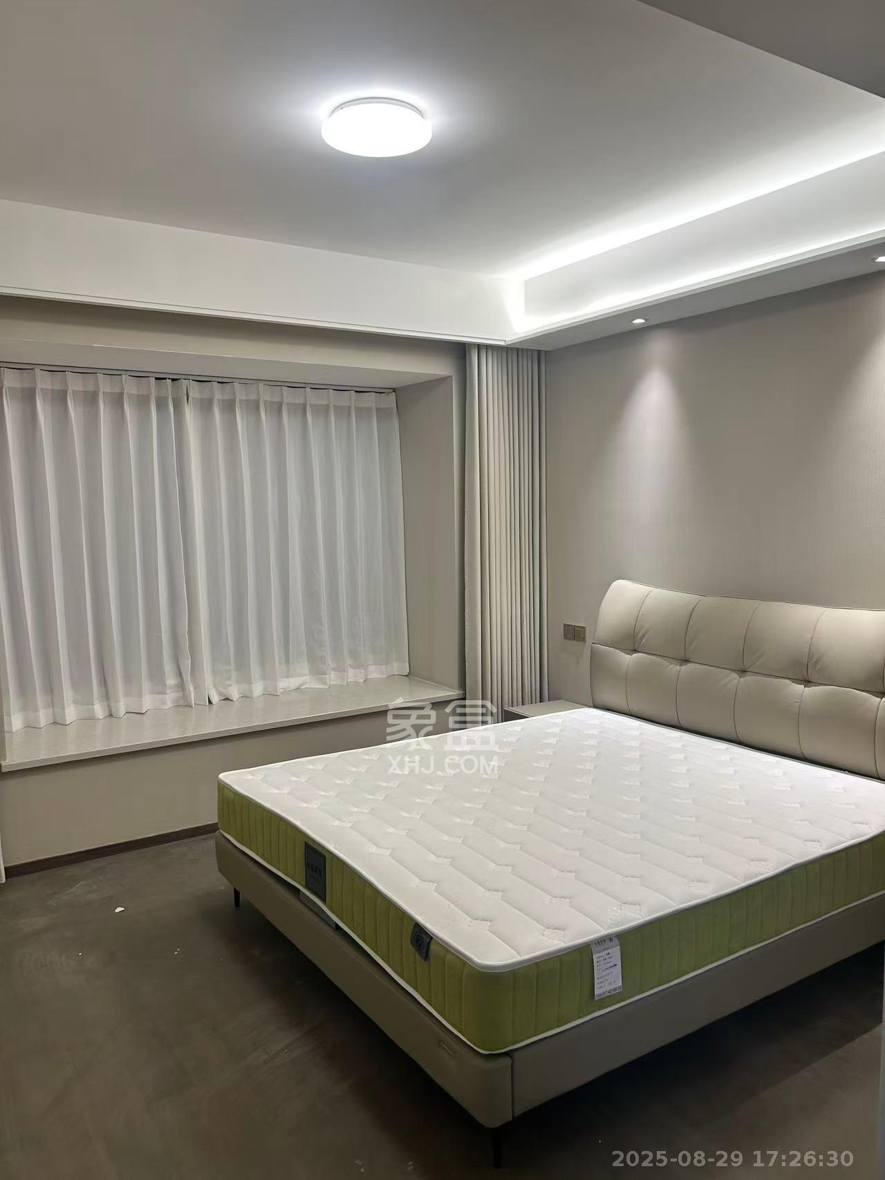 龙湖江与城  3室2厅2卫   3100.00元/月室内图