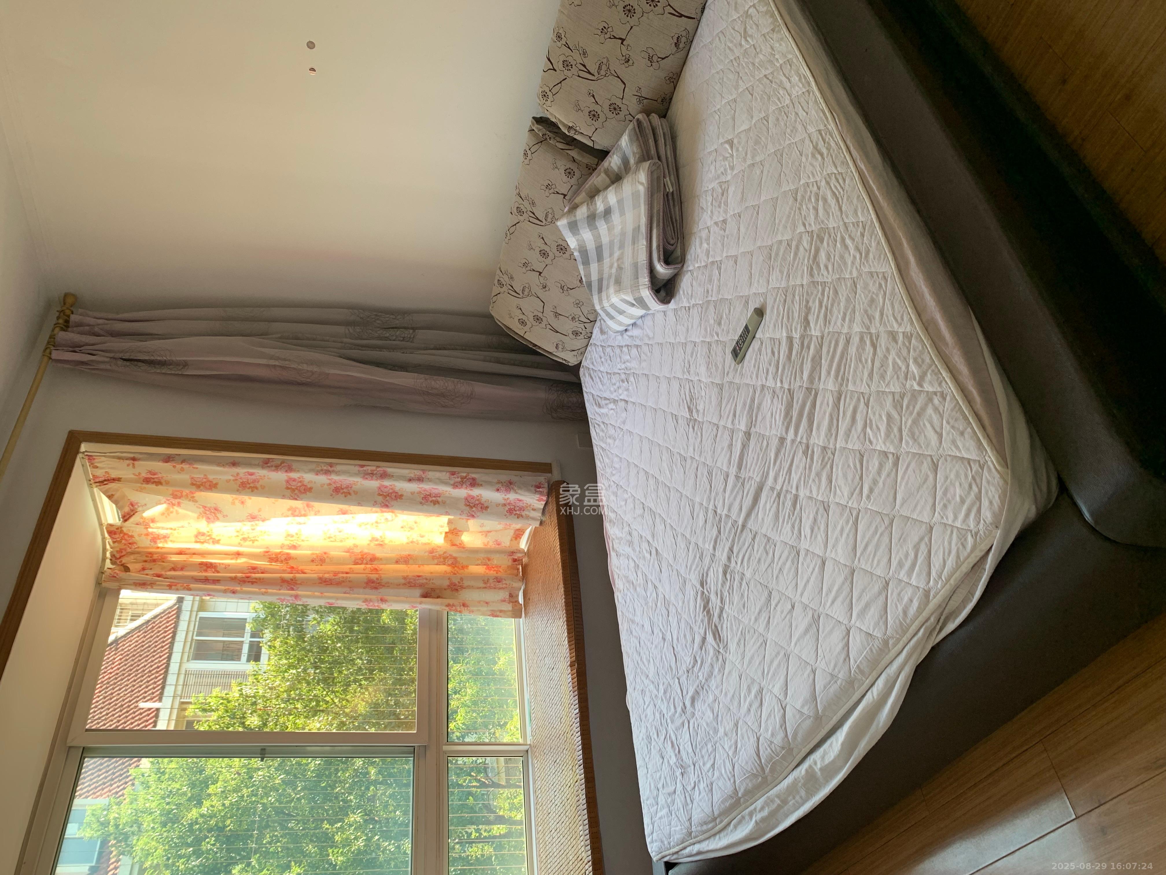 枫华府第 3室2厅2卫 1600.0元/月 枫华府第 3室2厅2卫 1600.0元/月室内图