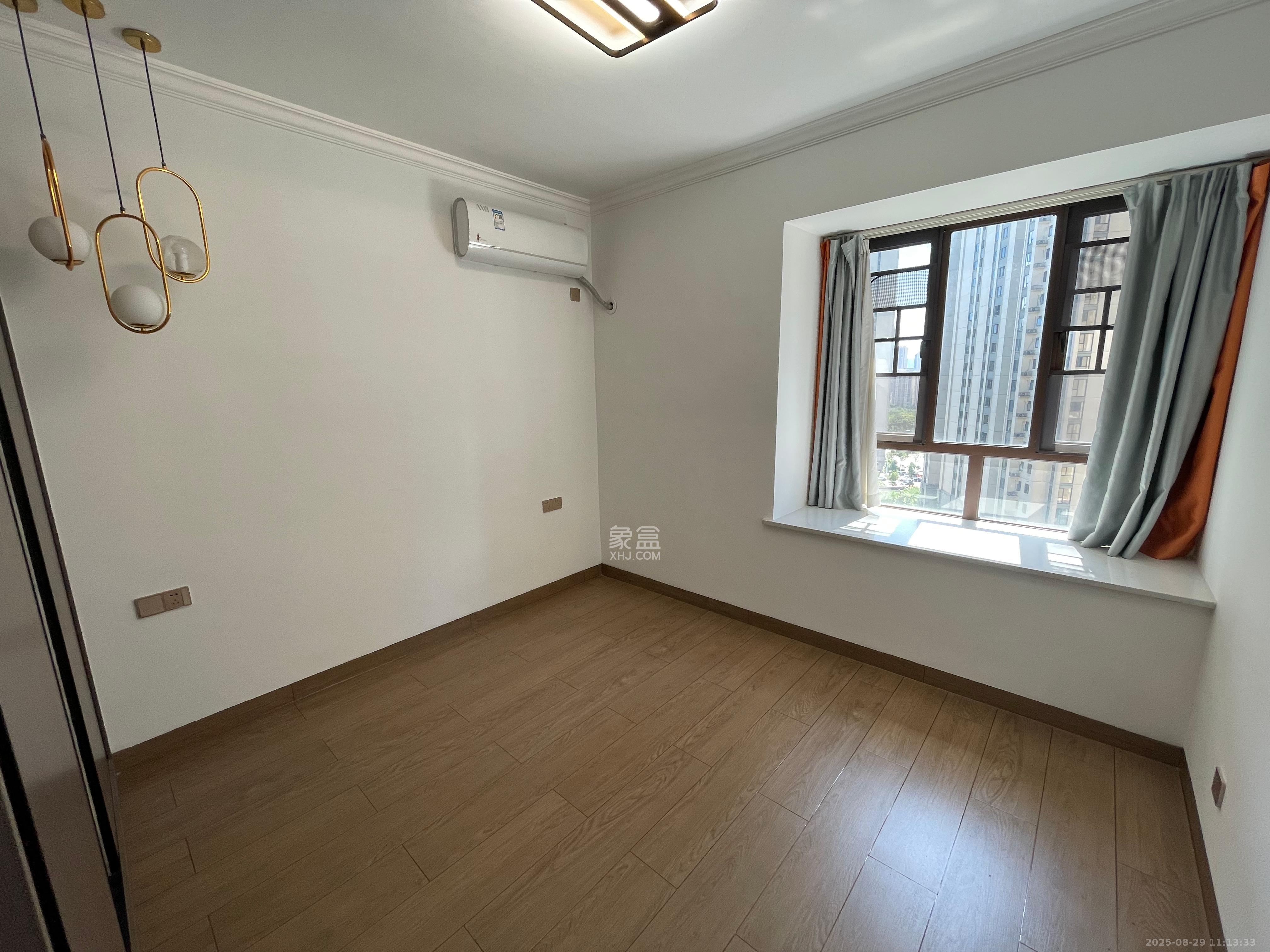 盛景谷山里 3室2厅2卫 2600.00元/月 盛景谷山里 3室2厅2卫 2600.00元/月室内图