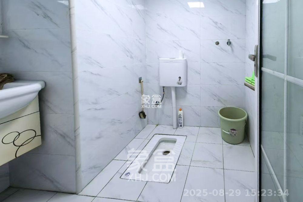 华润置地广场二期  1室1厅1卫    1600.0元/月室内图