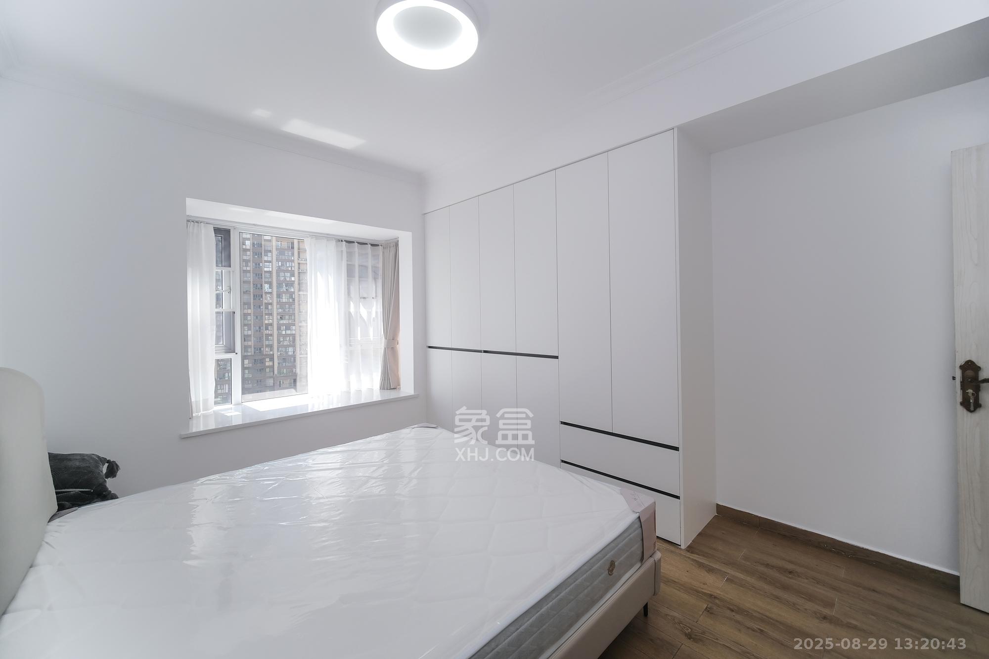 荣盛花语城 4室2厅2卫 98.8万 荣盛花语城 4室2厅2卫 98.8万卧室