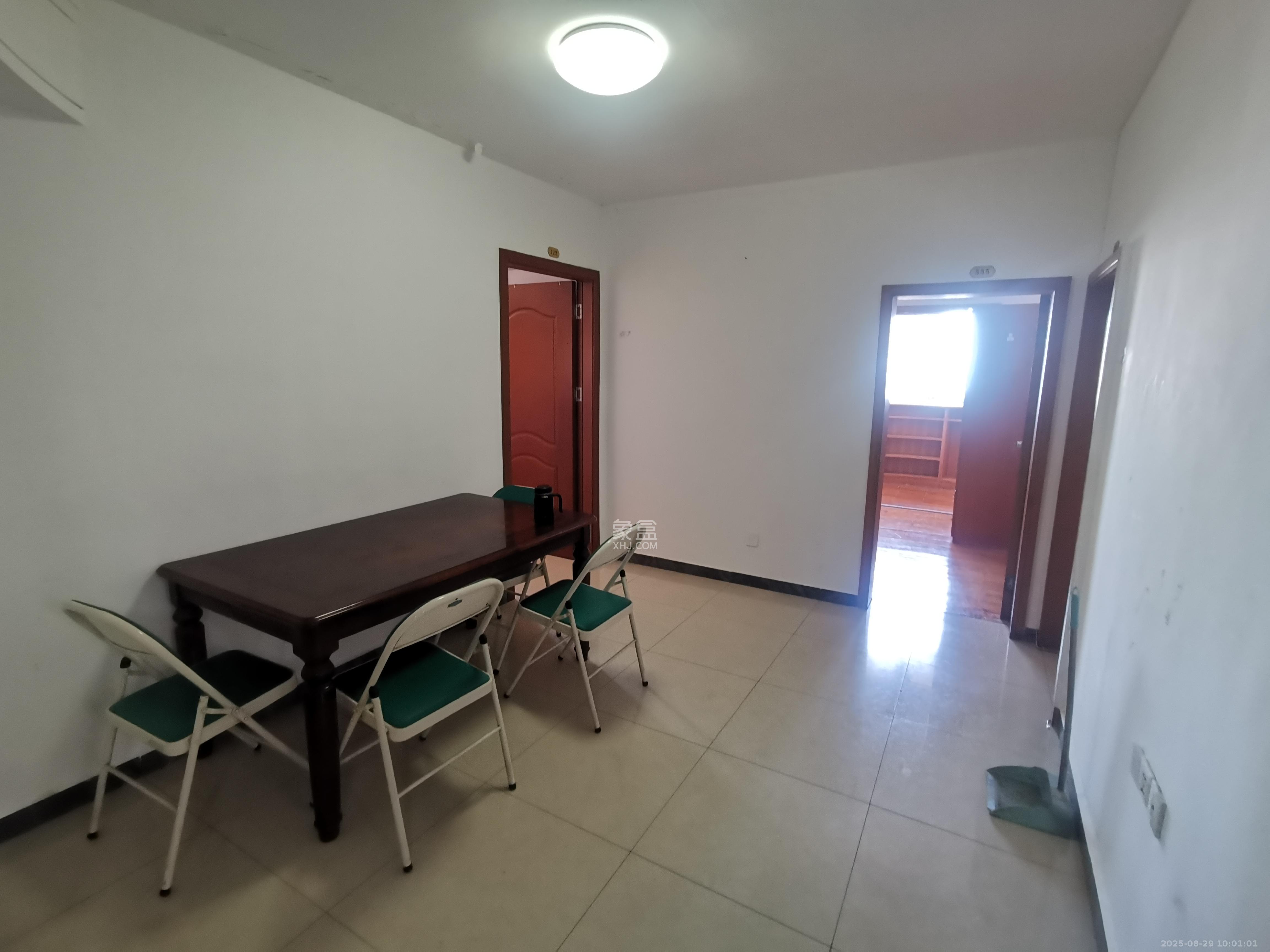 城市花园  5室1厅3卫    4000.0元/月 城市花园  5室1厅3卫    4000.0元/月室内图