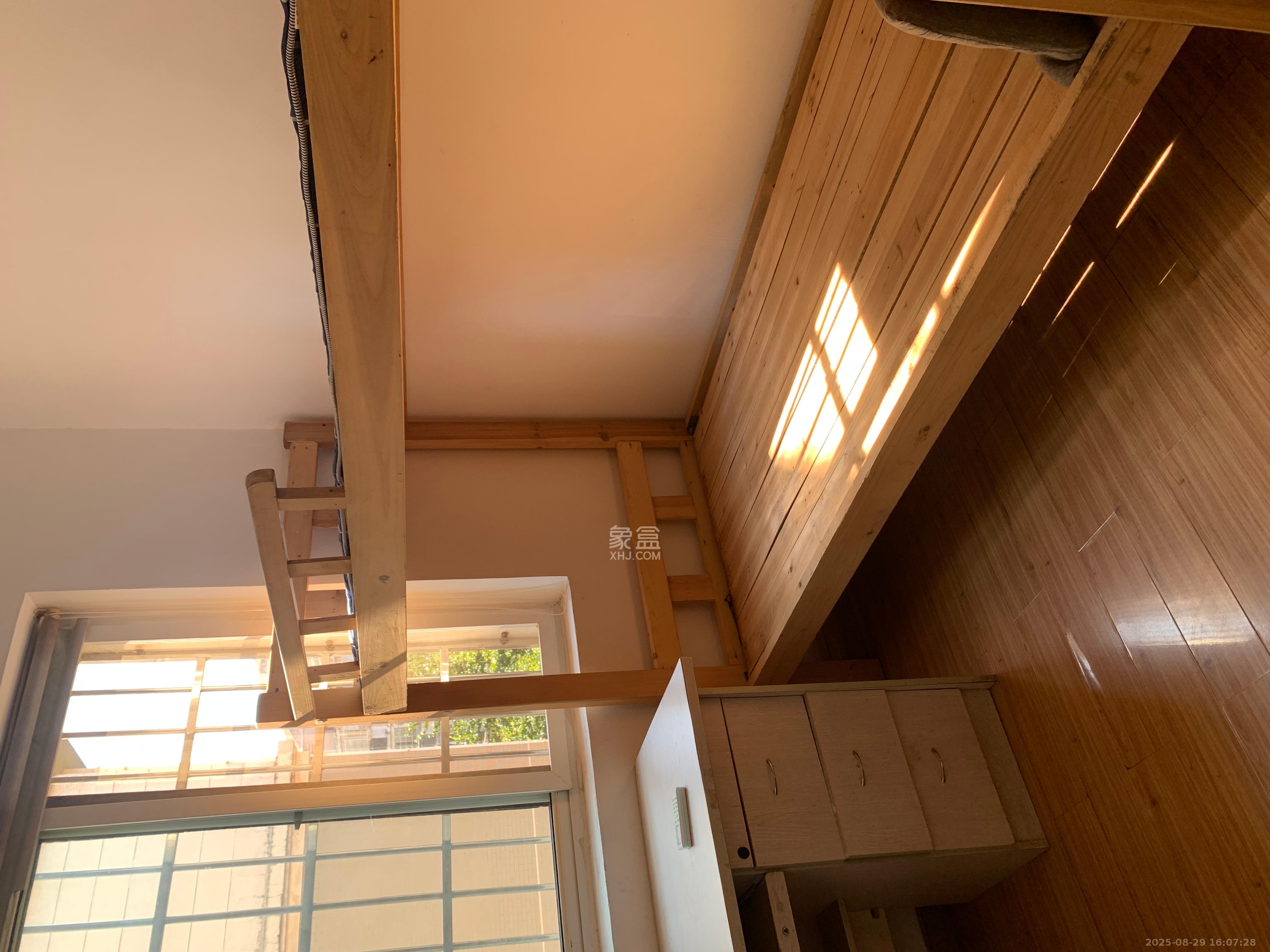 枫华府第 3室2厅2卫 1600.0元/月 枫华府第 3室2厅2卫 1600.0元/月室内图