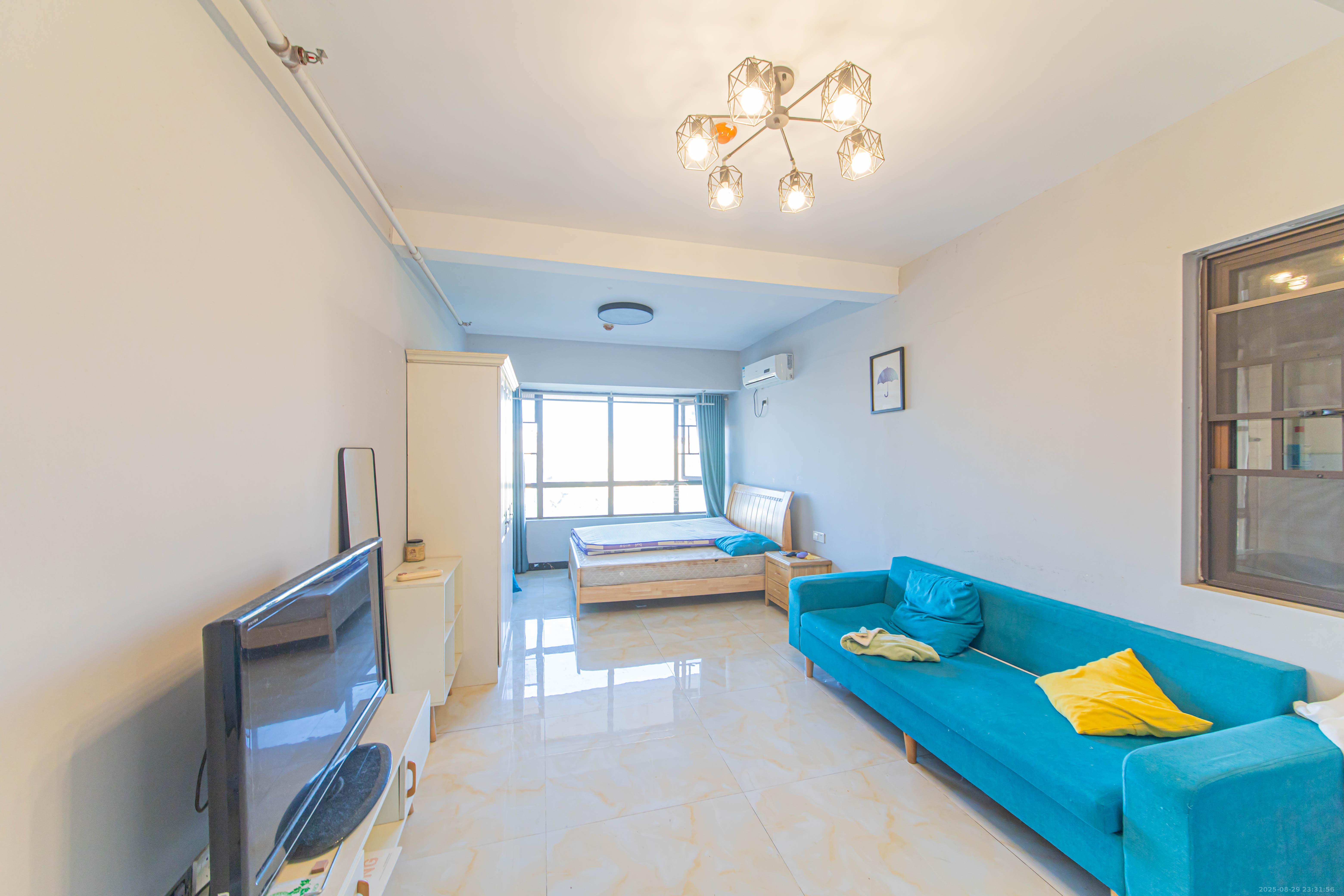 金房奥斯卡  1室1厅1卫    28.0万客厅