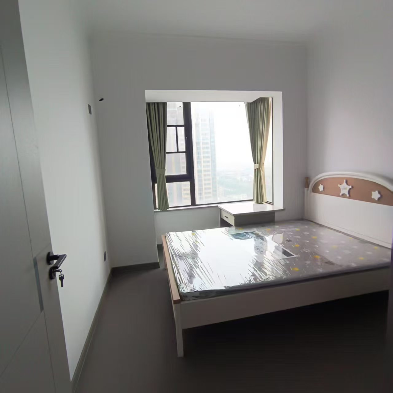 愿景朗悦府  4室2厅2卫   2200.00元/月室内图