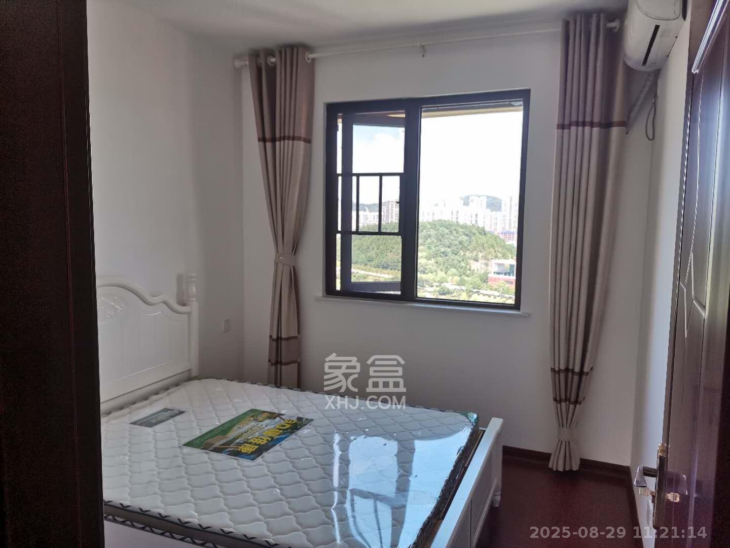 融创融公馆(融创臻苑) 4室2厅2卫 2300.0元/月 融创融公馆(融创臻苑) 4室2厅2卫 2300.0元/月室内图