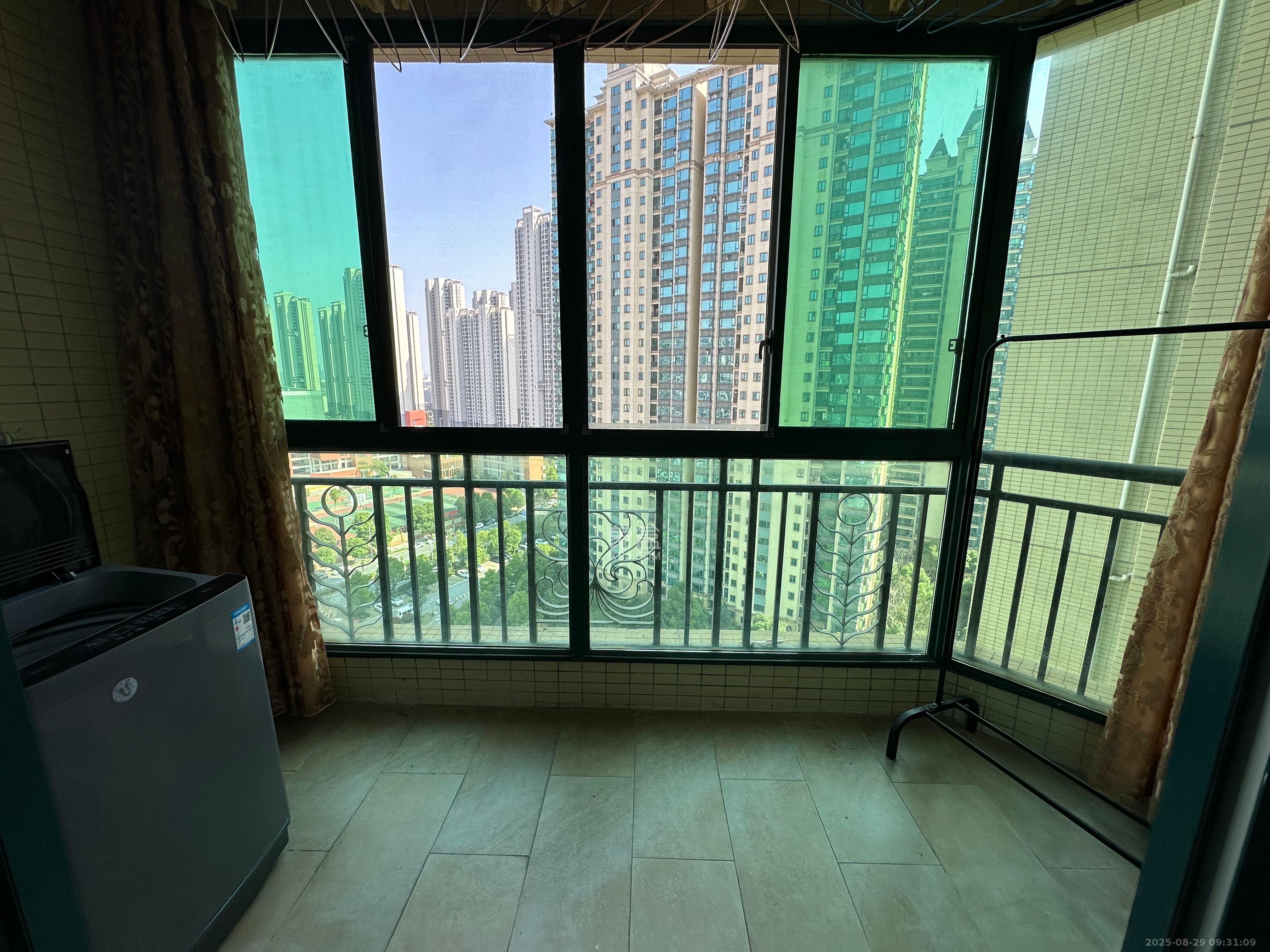 恒大绿洲 1室2厅2卫 2300.0元/月 恒大绿洲 1室2厅2卫 2300.0元/月室内图