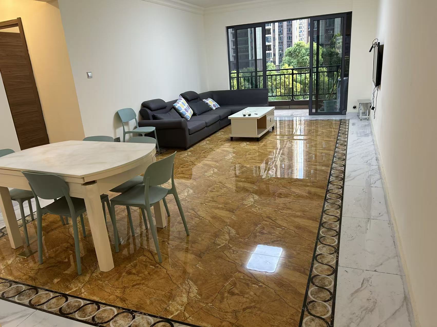 碧桂园梓山府 4室2厅2卫 2500.0元/月 碧桂园梓山府 4室2厅2卫 2500.0元/月室内图