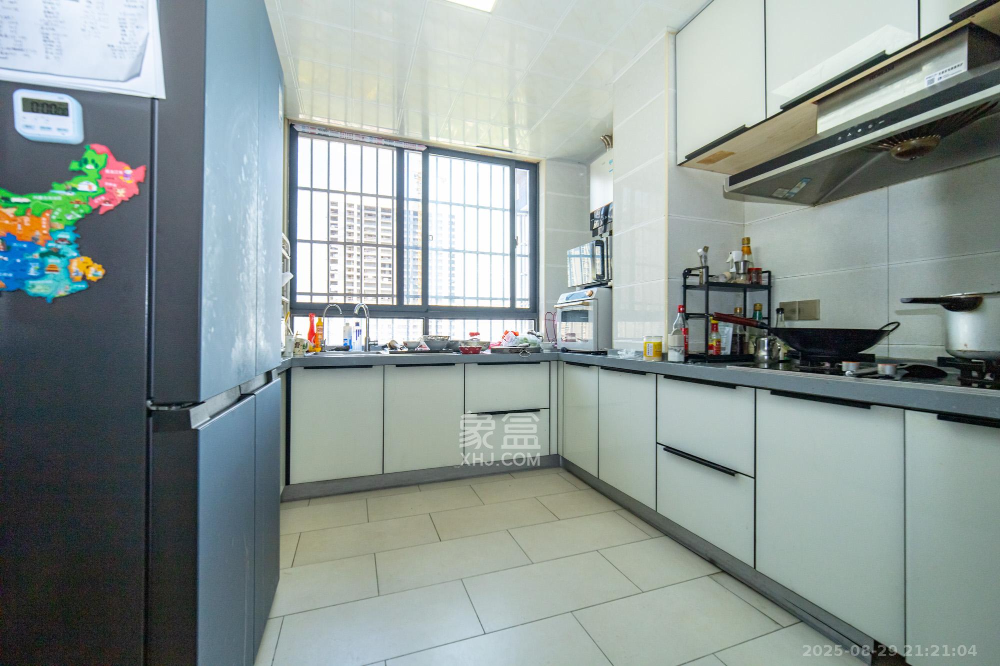 松雅轩(埃克斯社区) 1室2厅1卫 78.0万 松雅轩(埃克斯社区) 1室2厅1卫 78.0万厨房