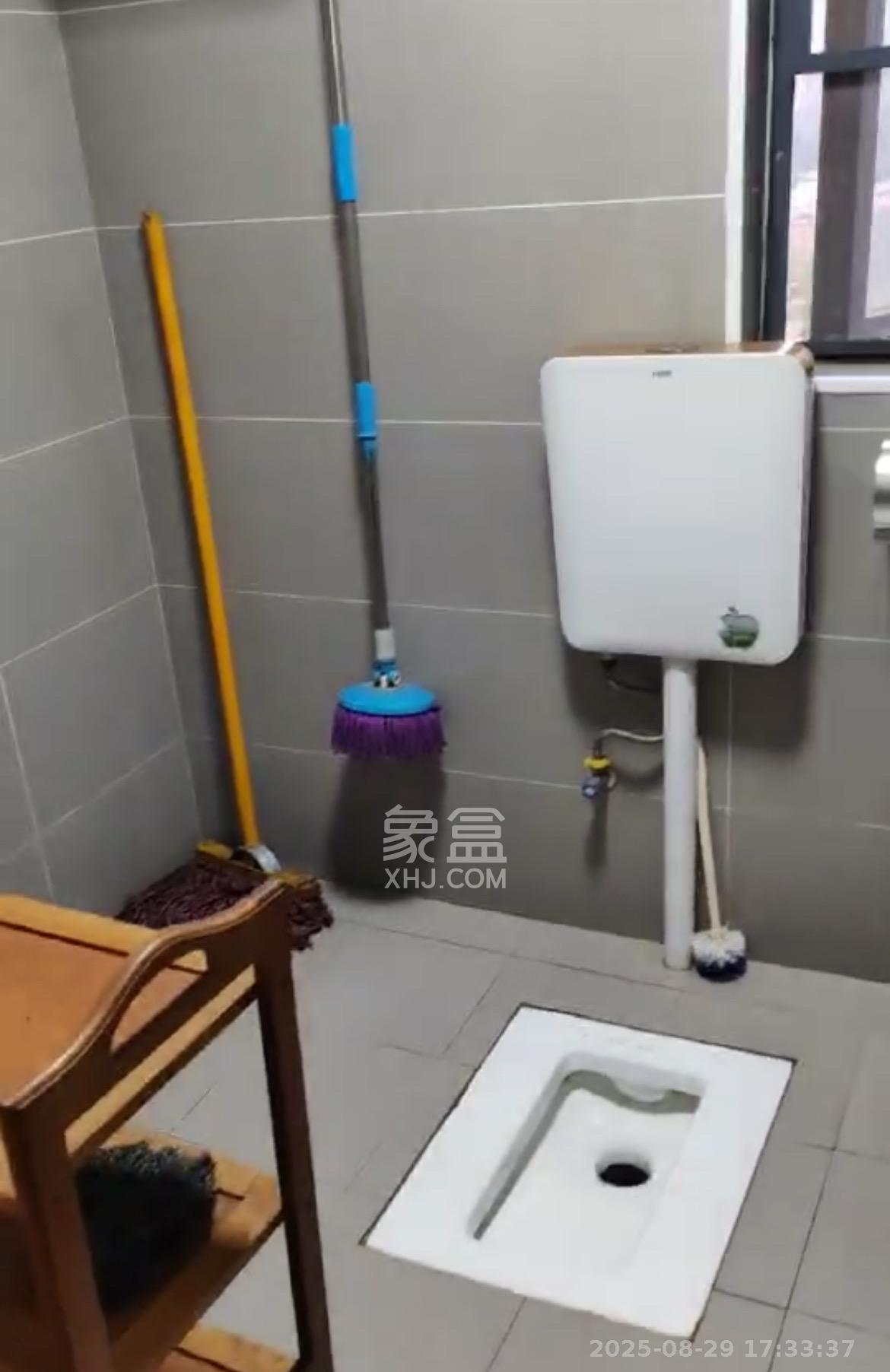 中建嘉和城  3室2厅2卫    2200.0元/月 中建嘉和城  3室2厅2卫    2200.0元/月室内图1