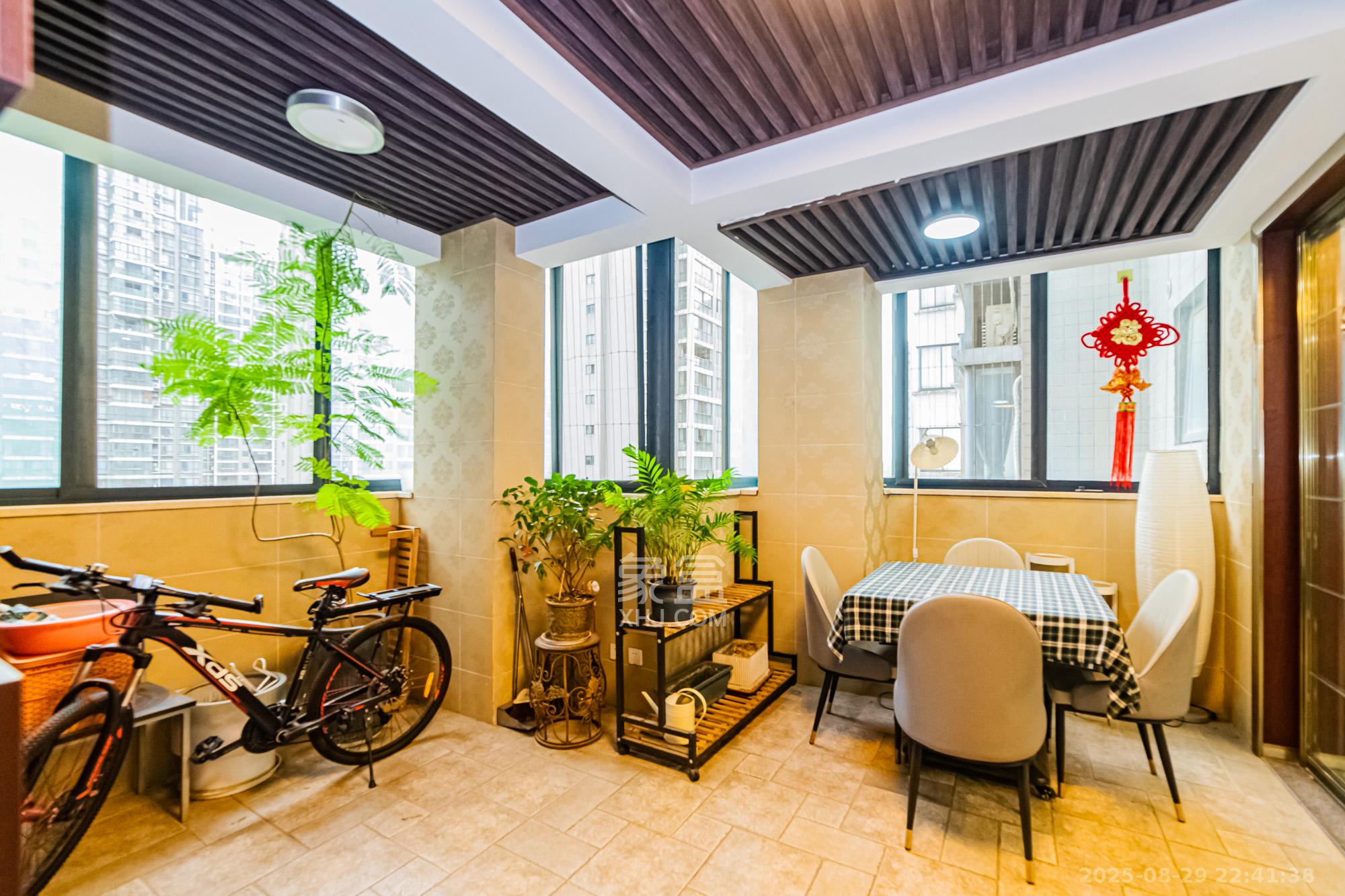 湘江世纪城鸿江苑 4室2厅2卫 150.0万 湘江世纪城鸿江苑 4室2厅2卫 150.0万阳台