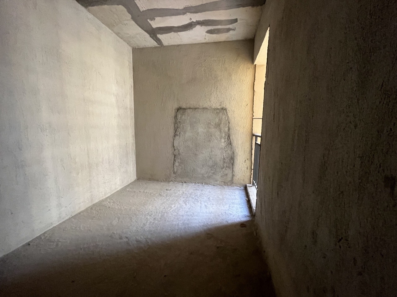 珠山鑫园  4室2厅2卫    63.8万客厅