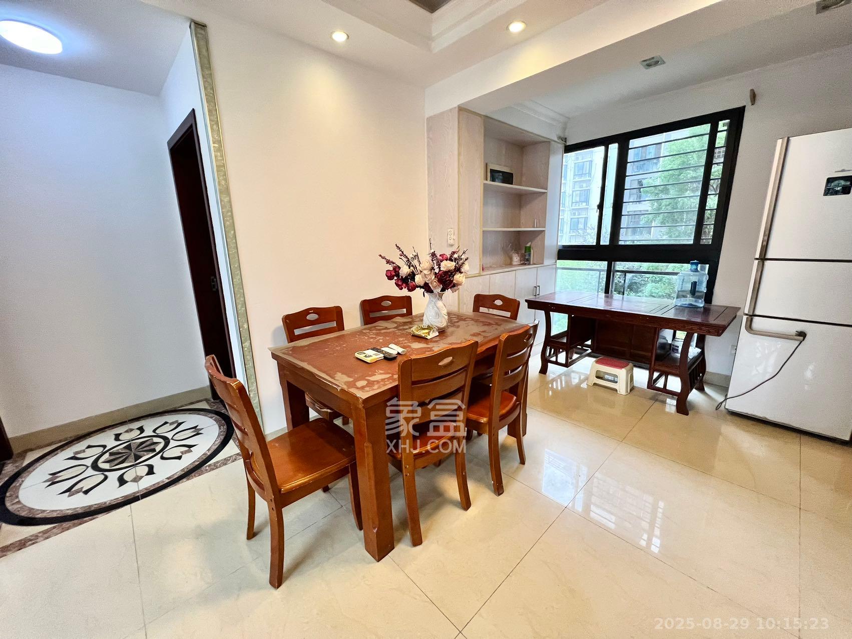 钱隆学府一、二期  2室2厅1卫    1800.0元/月 钱隆学府一、二期  2室2厅1卫    1800.0元/月室内图