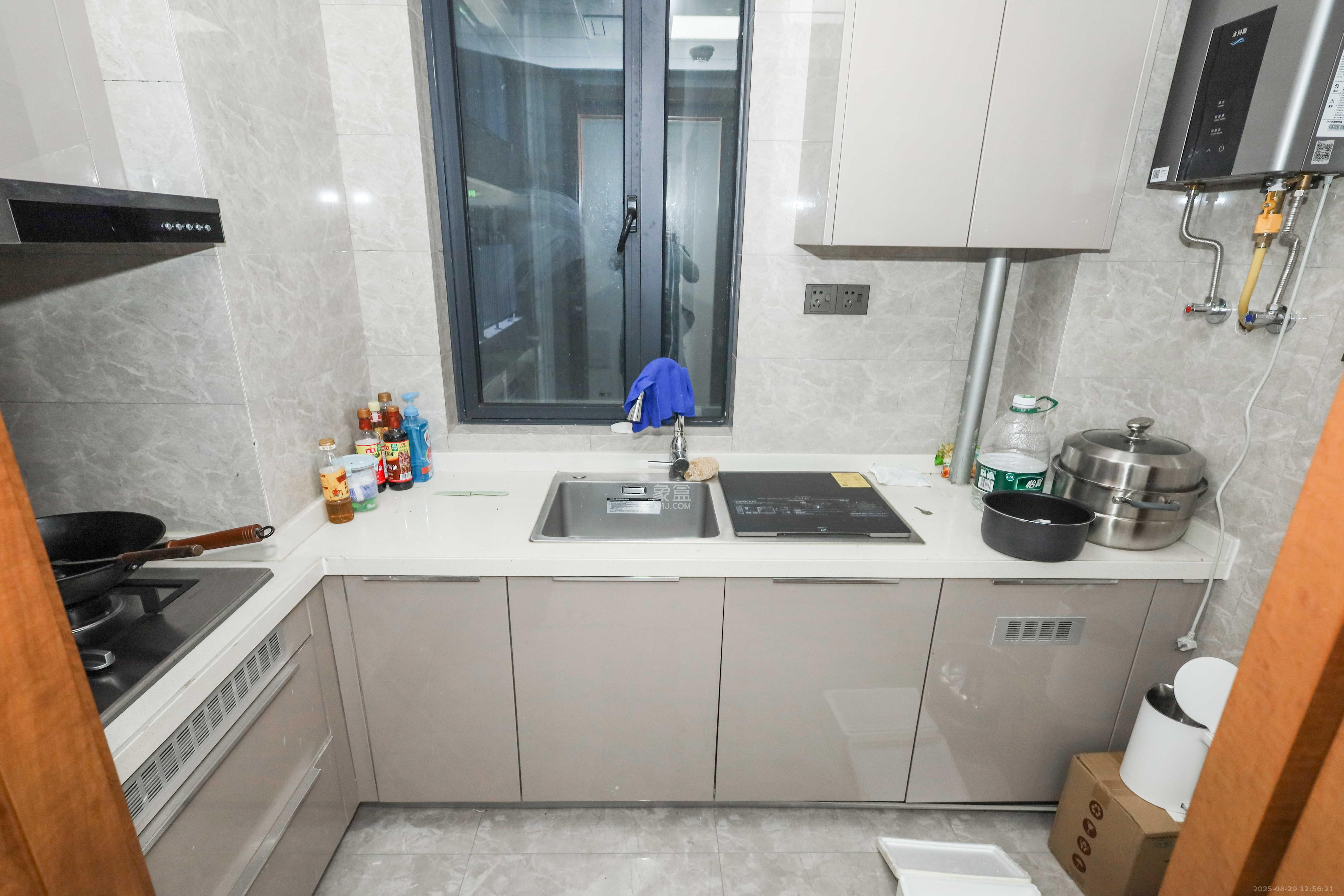 梅溪悦章  3室2厅2卫    145.0万厨房