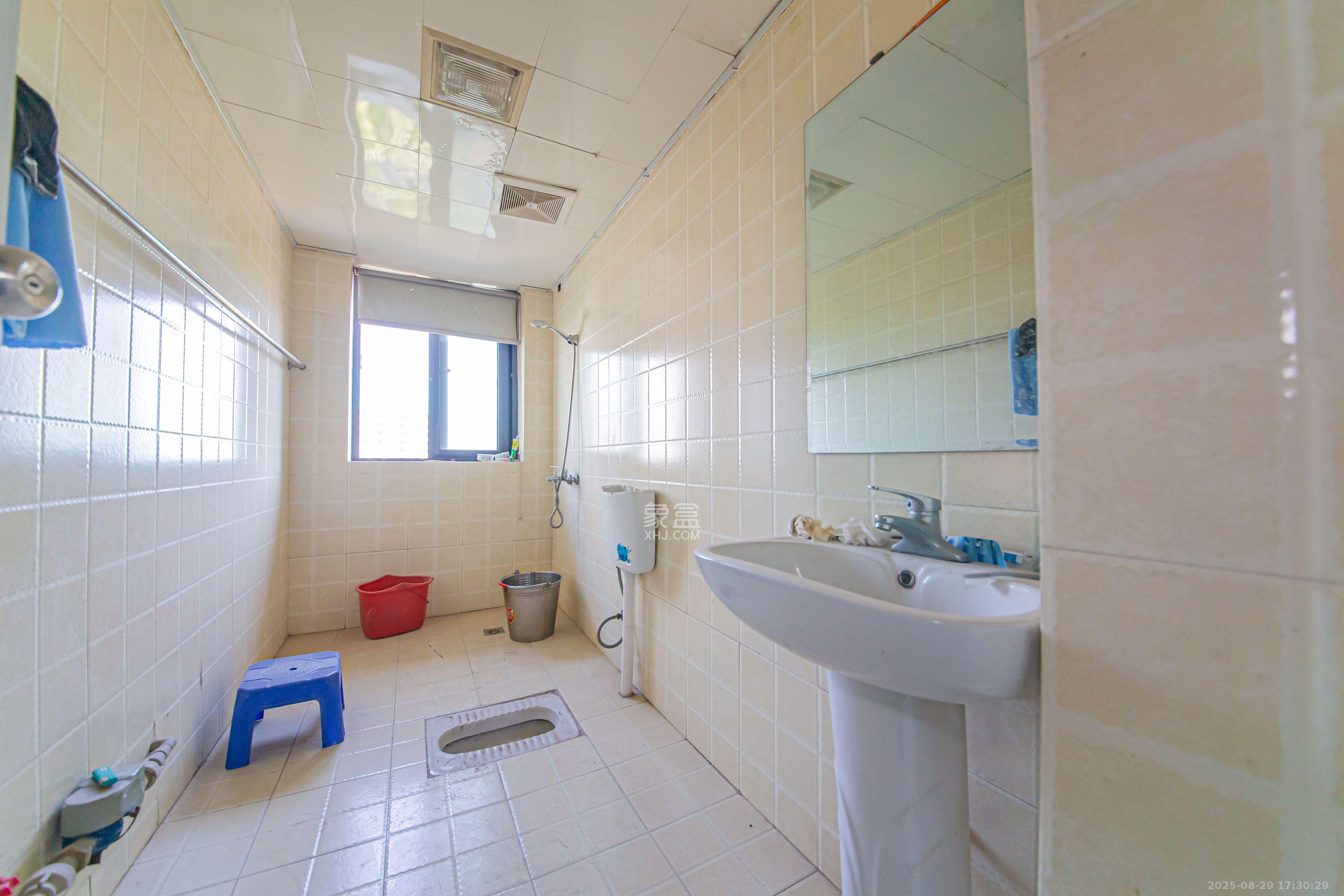 上庭苑  3室2厅2卫    1800.0元/月室内图