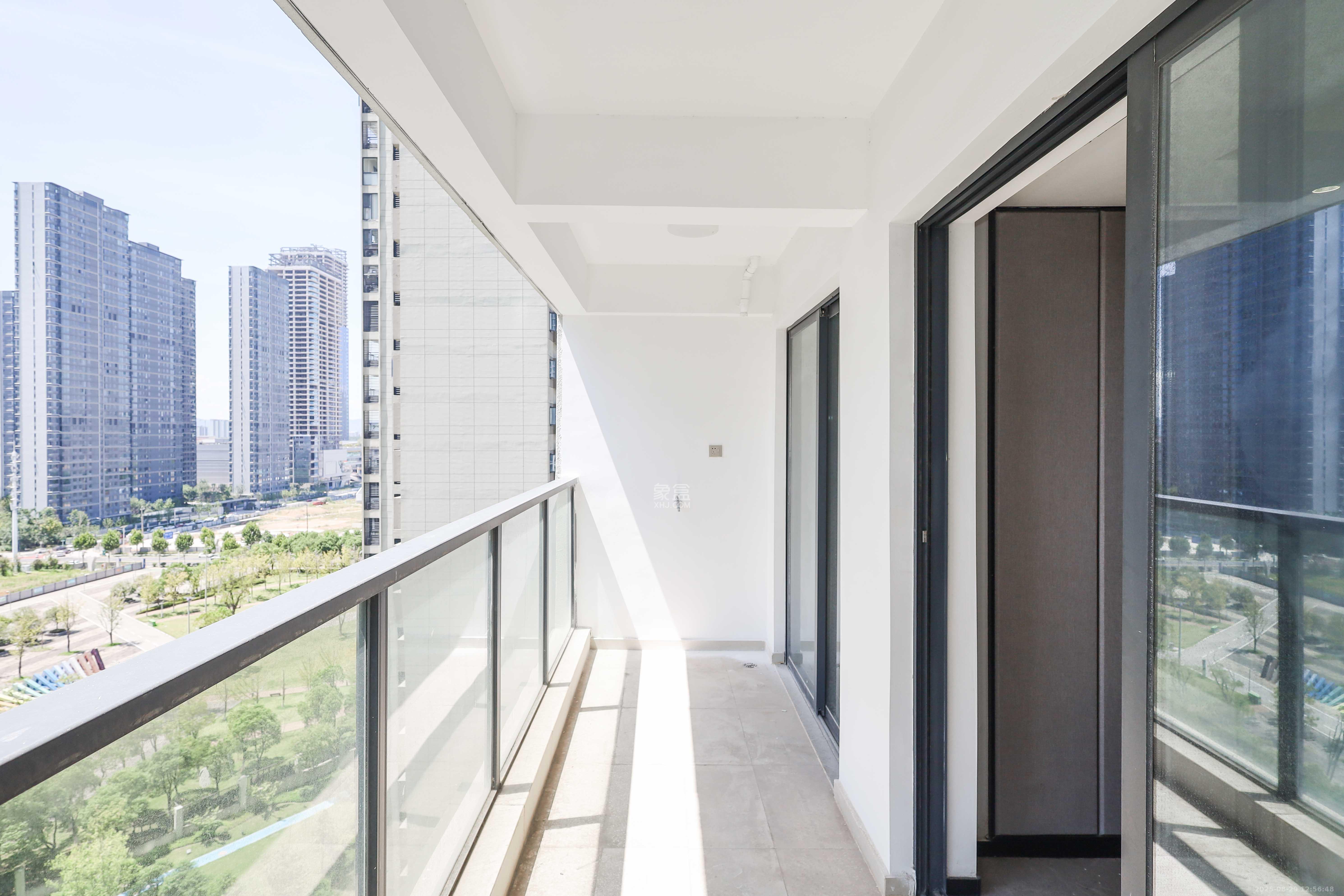 中国铁建湘语梅溪  3室2厅2卫    132.0万 中国铁建湘语梅溪  3室2厅2卫    132.0万阳台