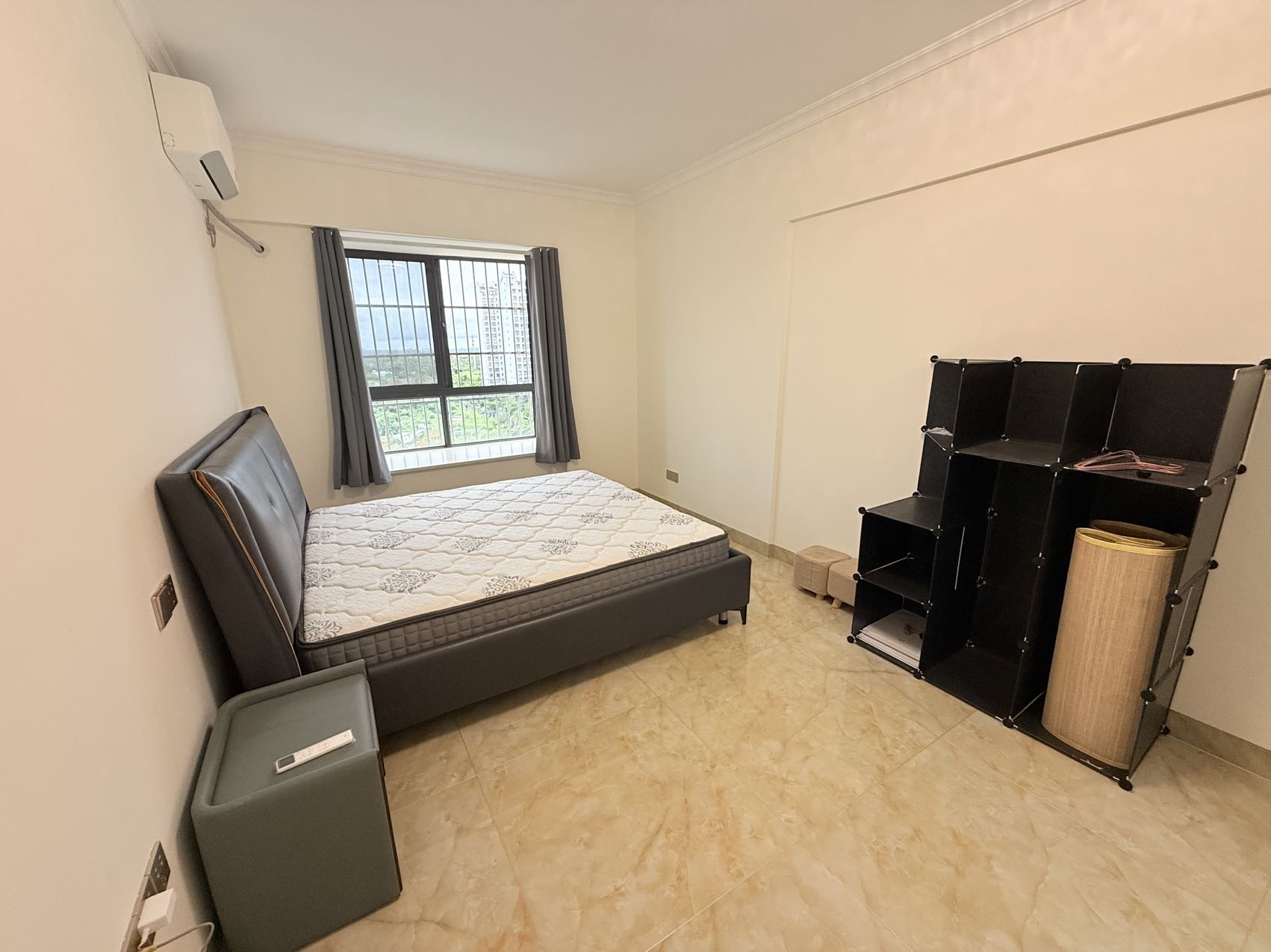 南国中心(琼山区椰航路) 3室2厅2卫 2700.0元/月 南国中心(琼山区椰航路) 3室2厅2卫 2700.0元/月室内图