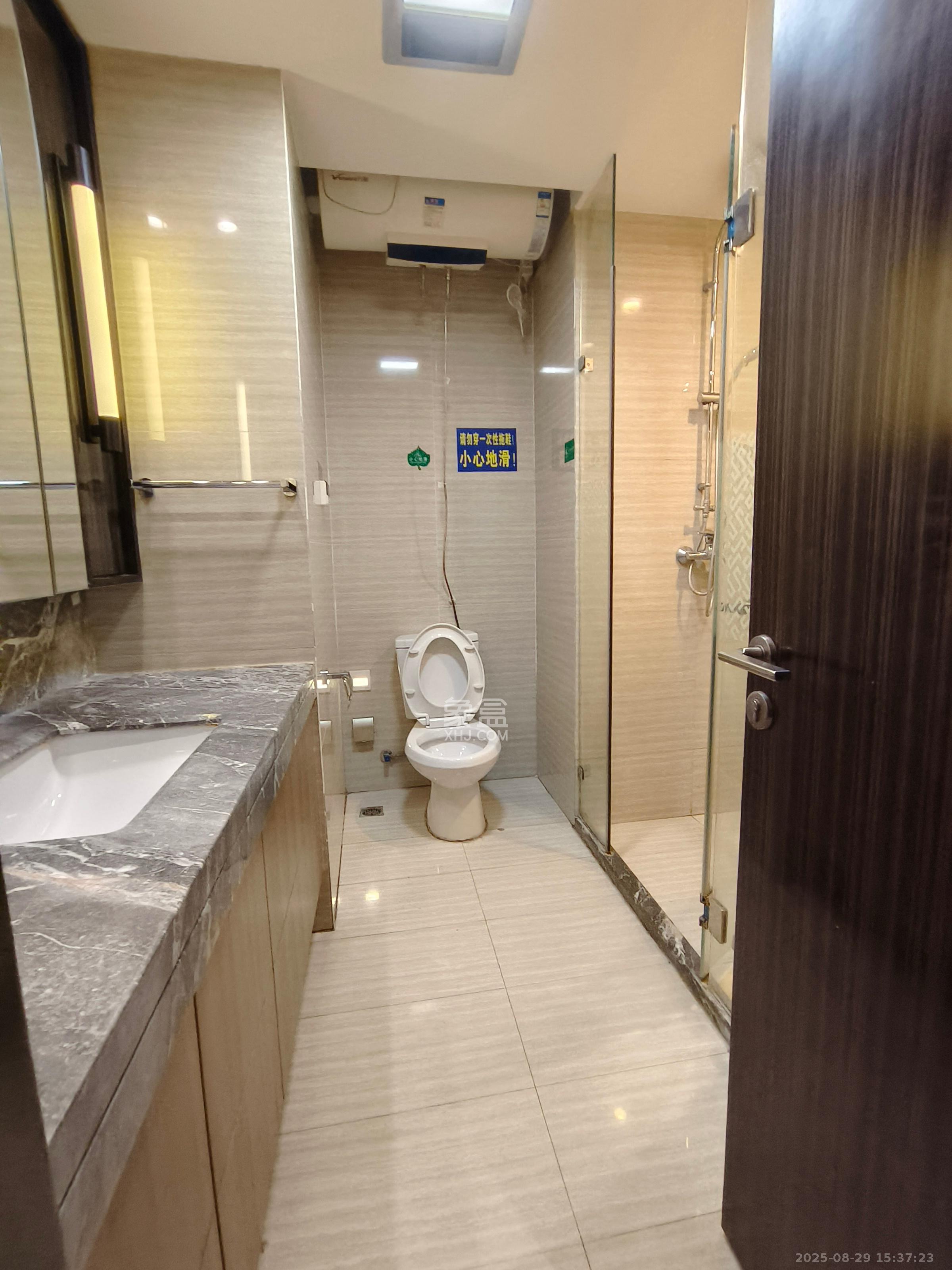 华远国际公寓  1室1厅1卫    3000.0元/月室内图