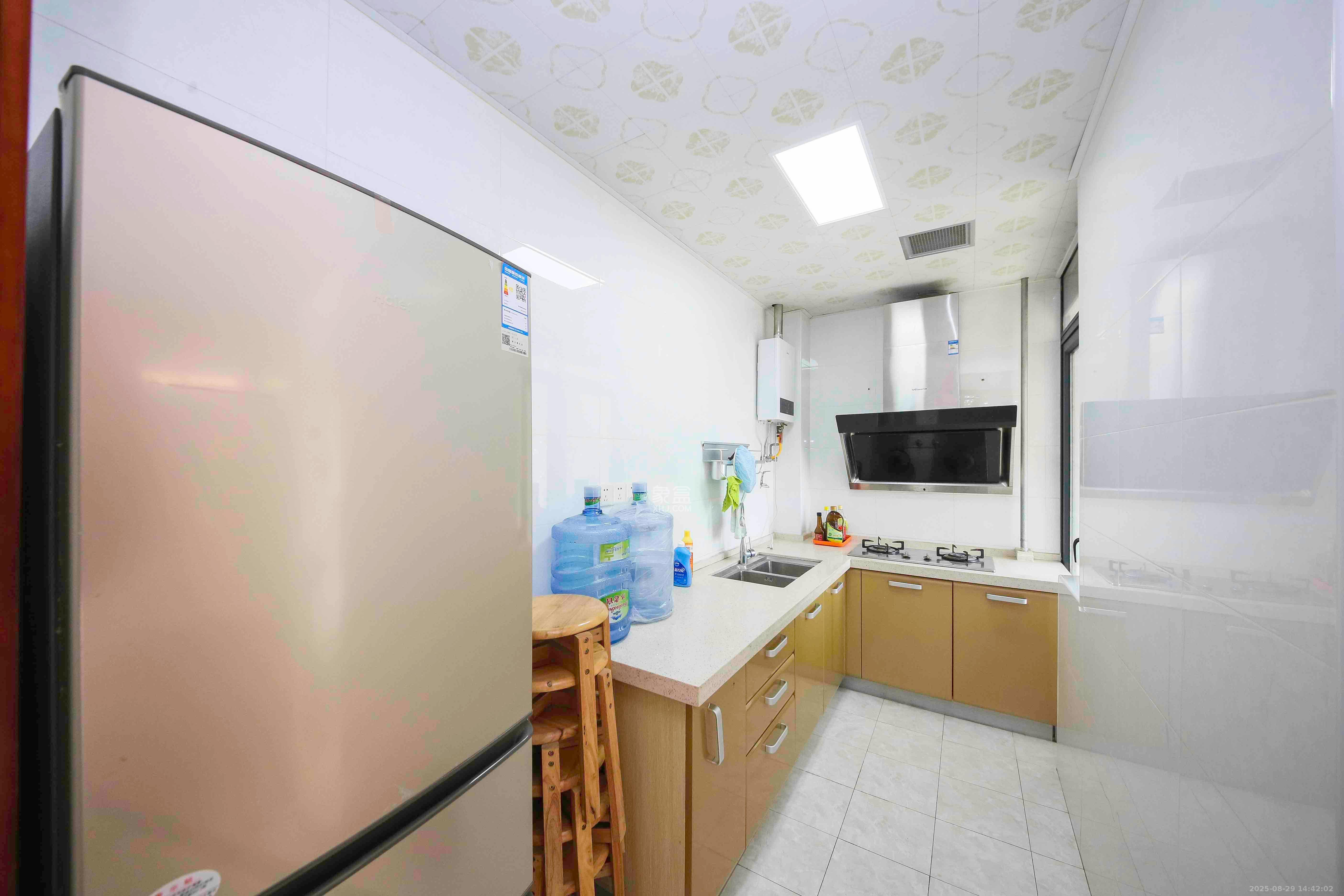 青园  3室2厅1卫    3300.0元/月 青园  3室2厅1卫    3300.0元/月室内图