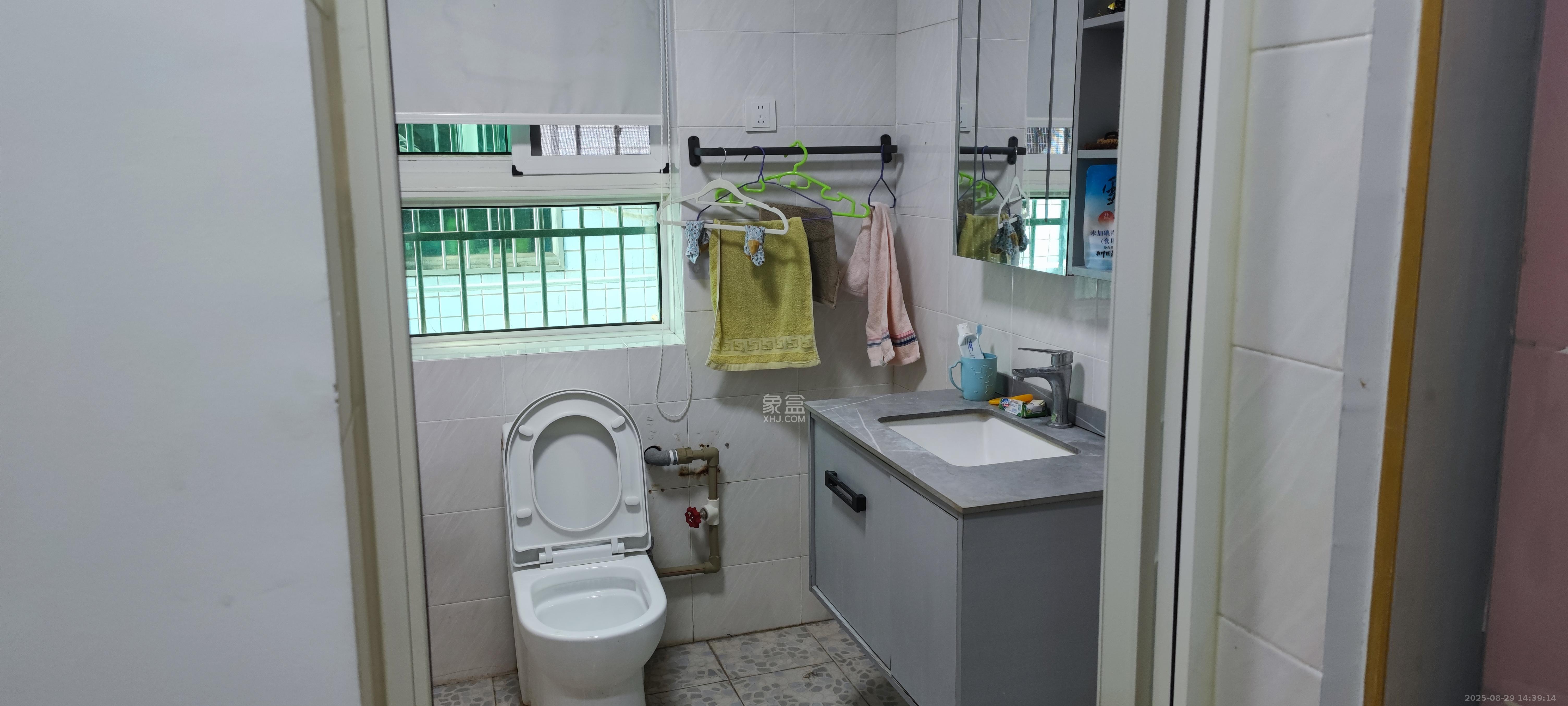 欣胜园  5室2厅2卫    2500.0元/月 欣胜园  5室2厅2卫    2500.0元/月室内图