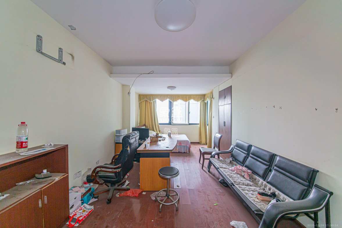 上庭苑 3室2厅2卫 1800.0元/月 上庭苑 3室2厅2卫 1800.0元/月室内图