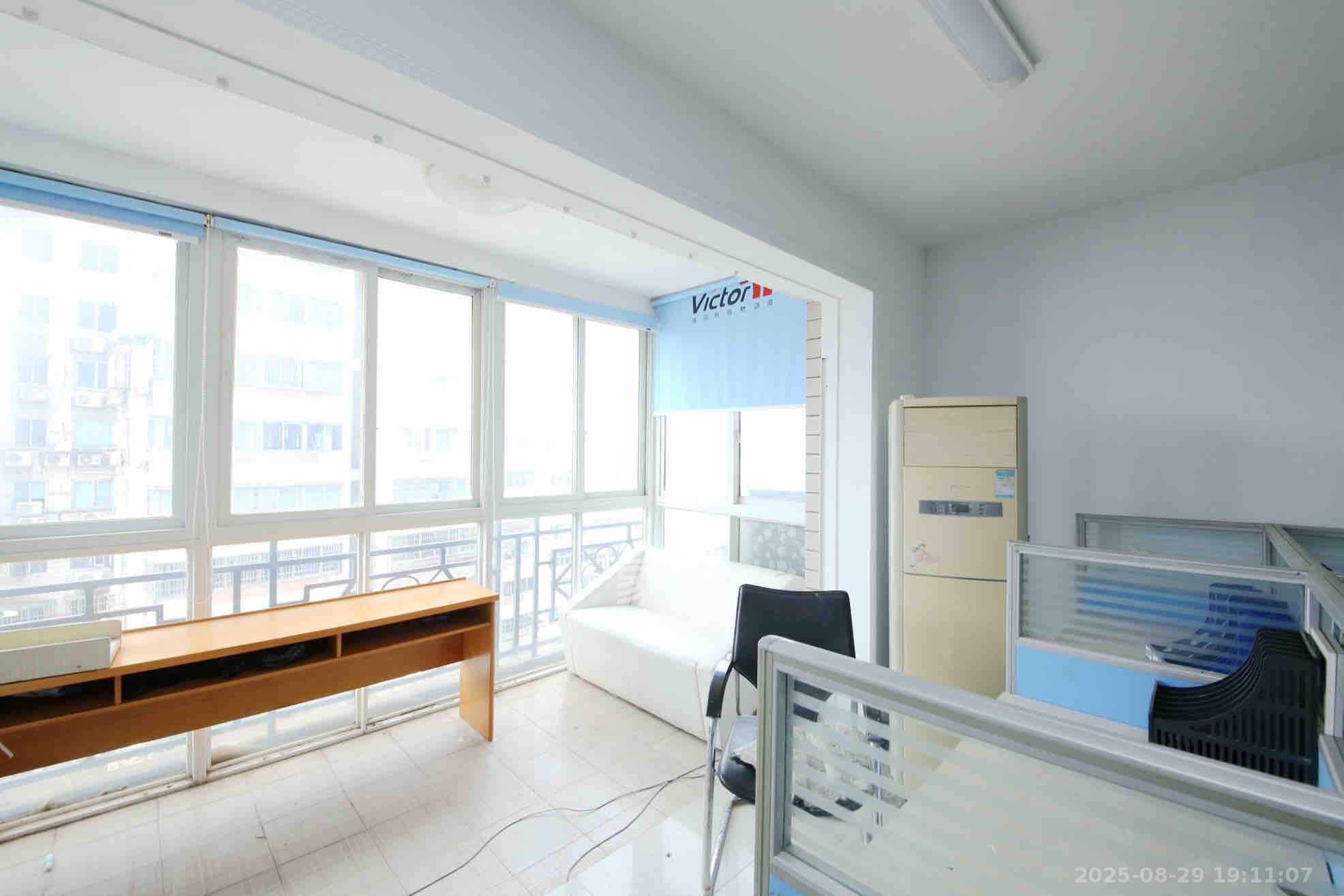 湖南财富中心 2室2厅1卫 4000.0元/月 湖南财富中心 2室2厅1卫 4000.0元/月室内图