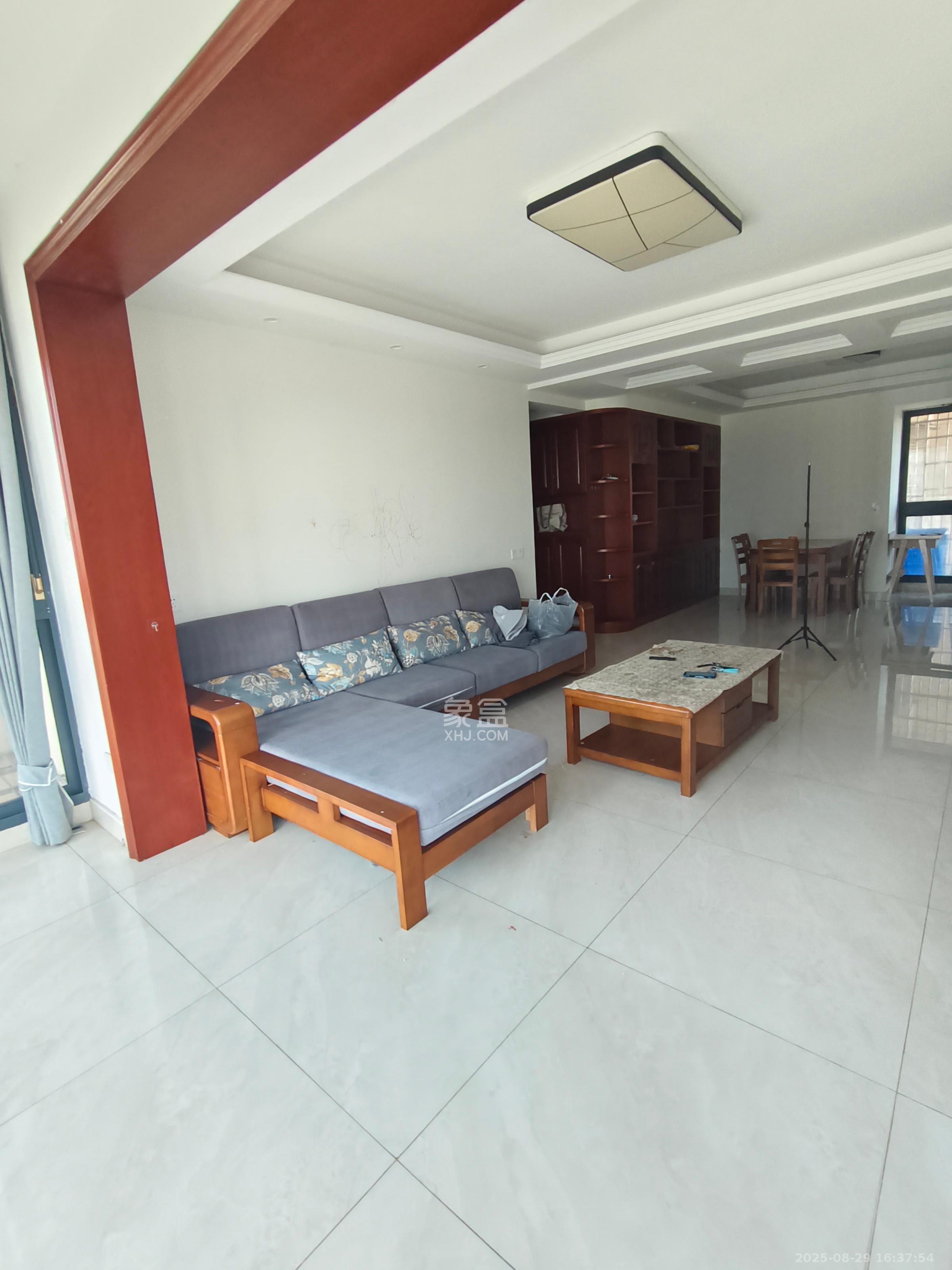 和康园小区  3室1厅2卫    2500.0元/月 和康园小区  3室1厅2卫    2500.0元/月室内图