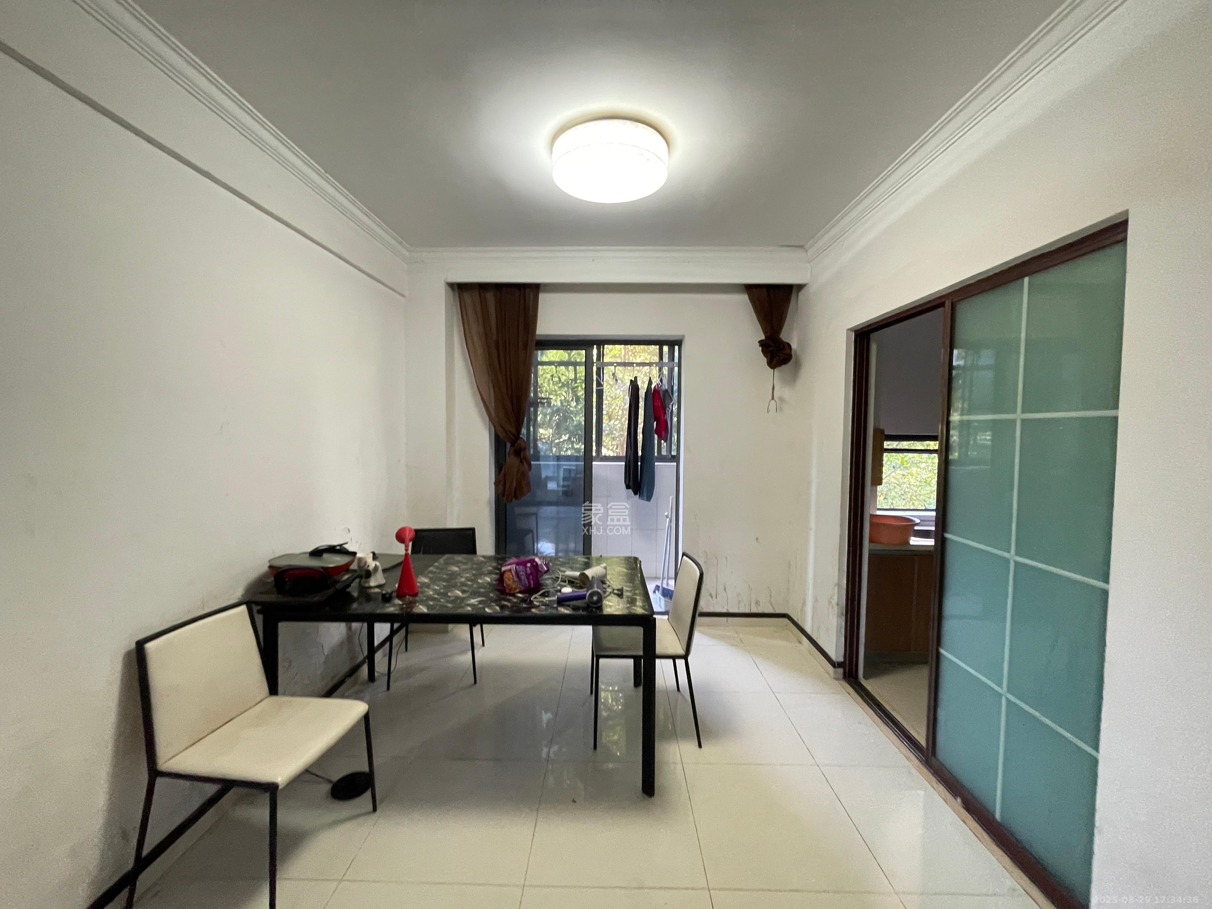 珠江花城二期扶水岸  3室2厅2卫    2500.0元/月 珠江花城二期扶水岸  3室2厅2卫    2500.0元/月室内图