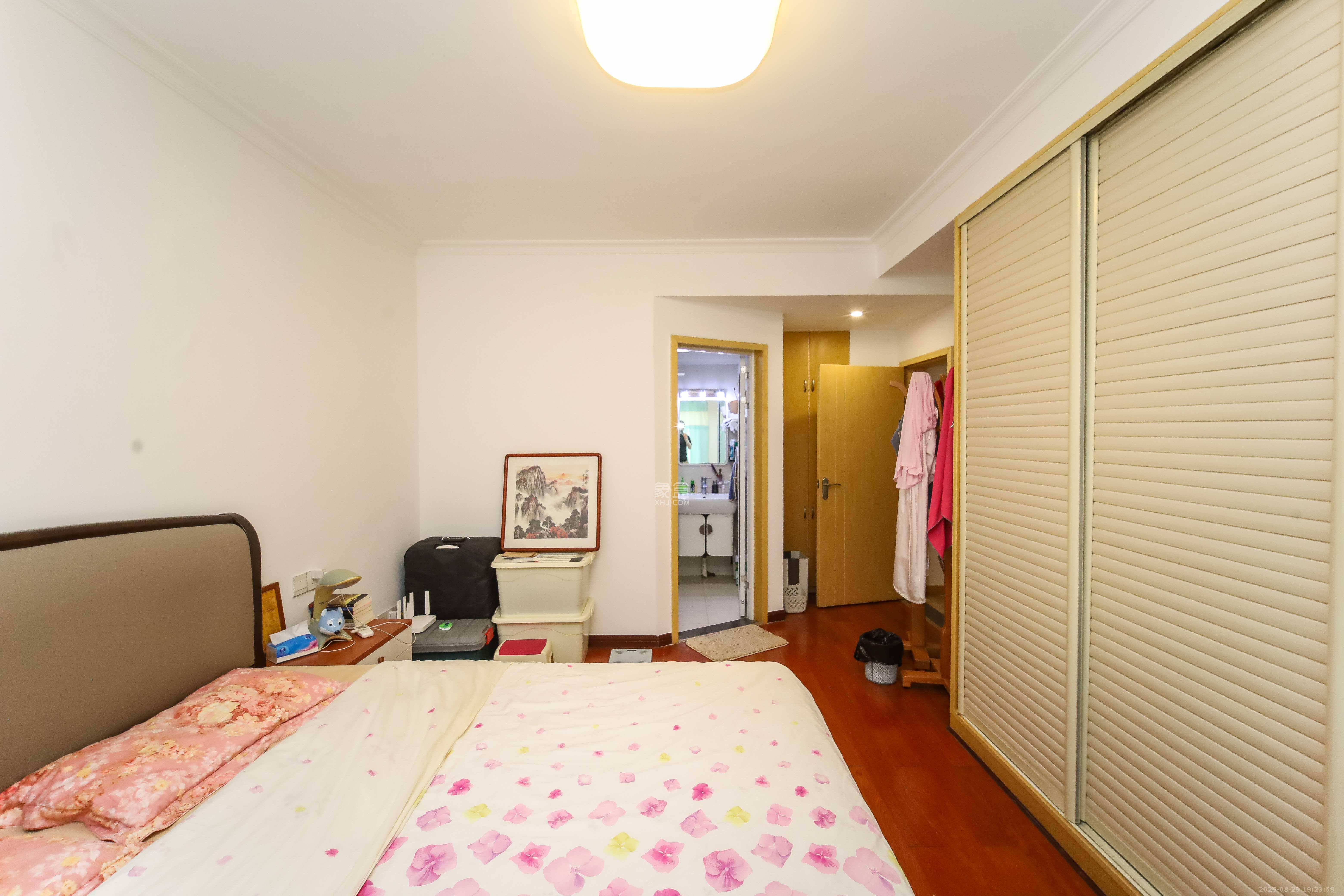 长房白沙湾  3室2厅2卫    139.0万 长房白沙湾  3室2厅2卫    139.0万卧室